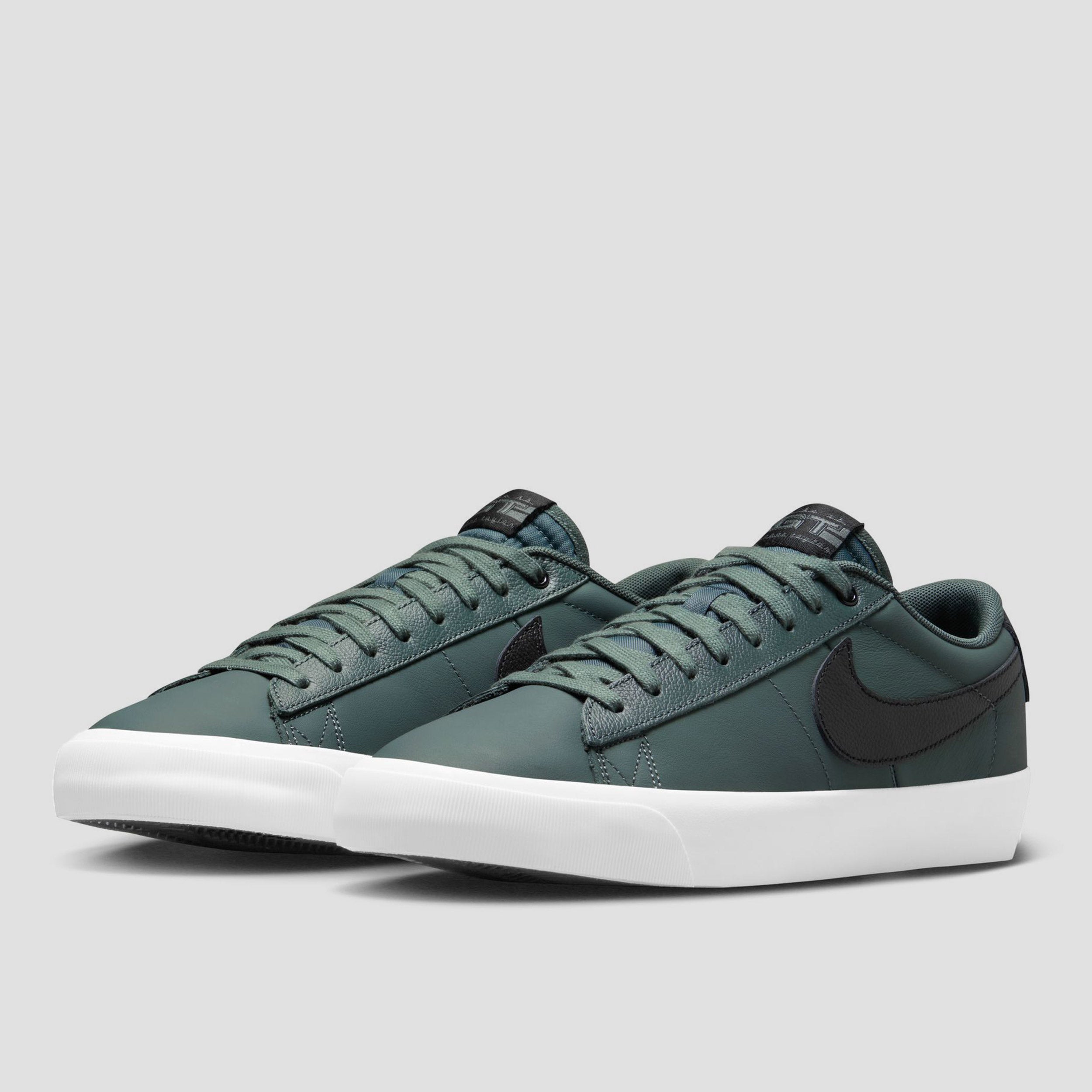 Nike SB Blazer Low Pro GT Skate Shoes Vintage Green / Black - Vintage Green