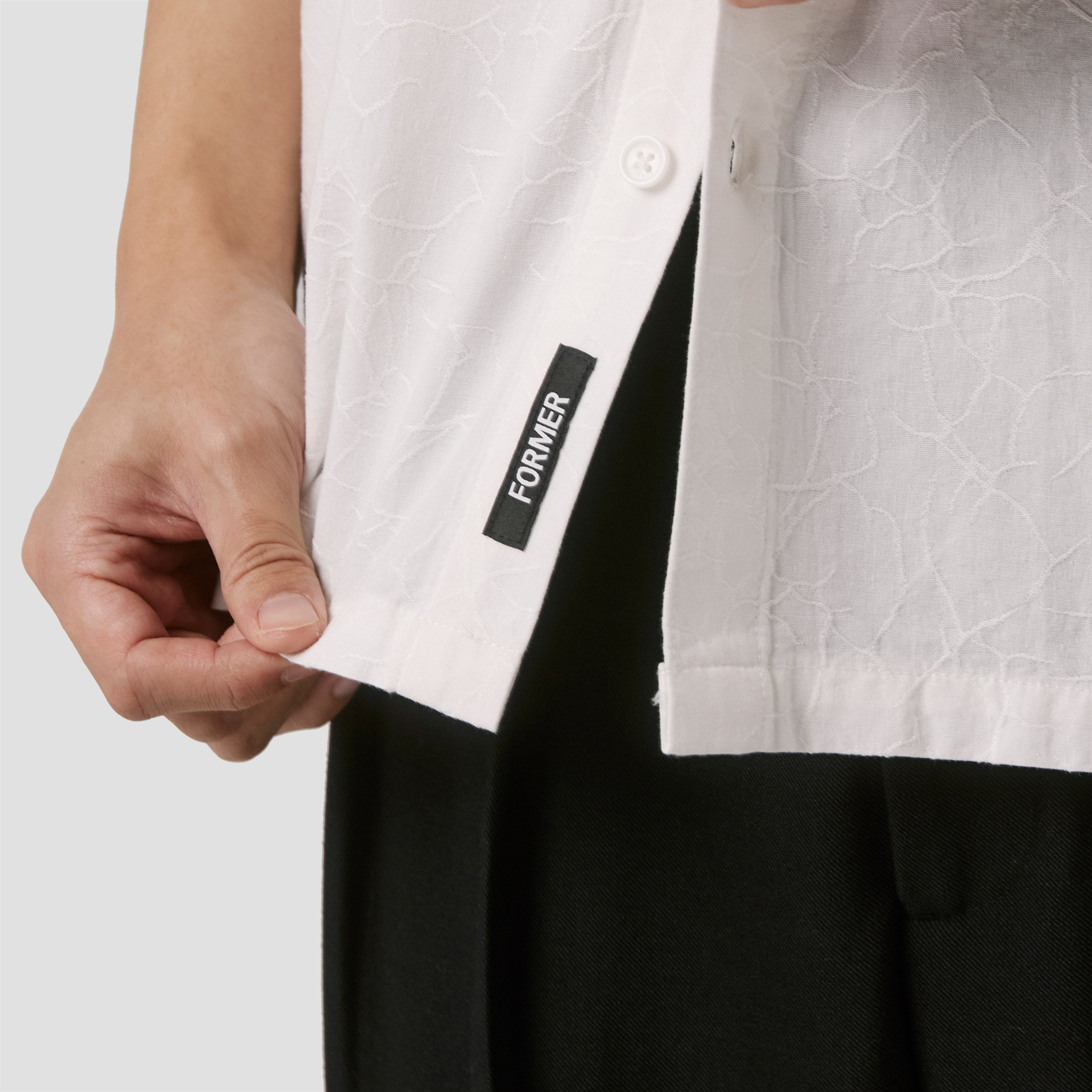 Former Vivian Vine Shortsleeve Shirt White