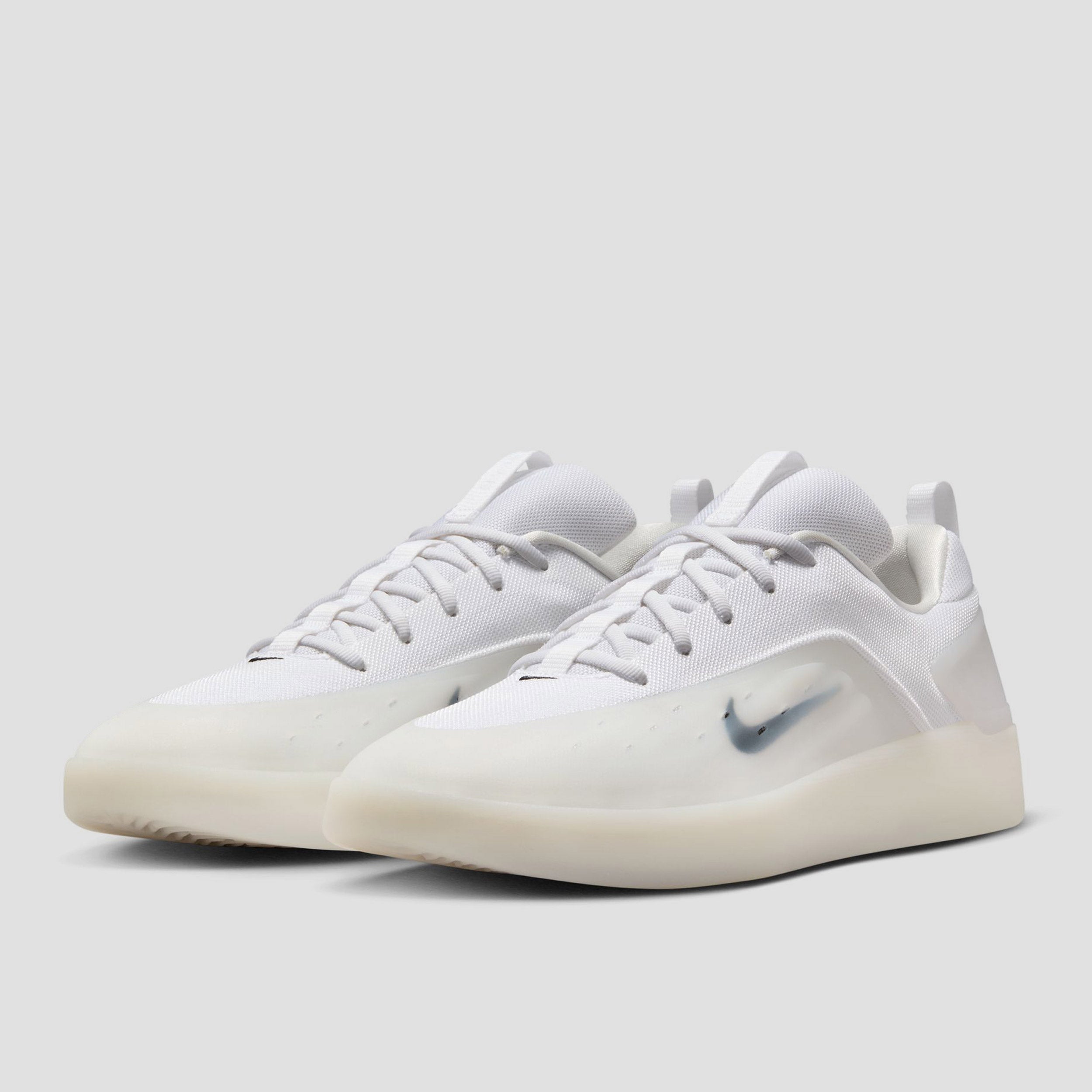Nike SB Zoom Nyjah 4 Skate Shoes White / Black / White / Black