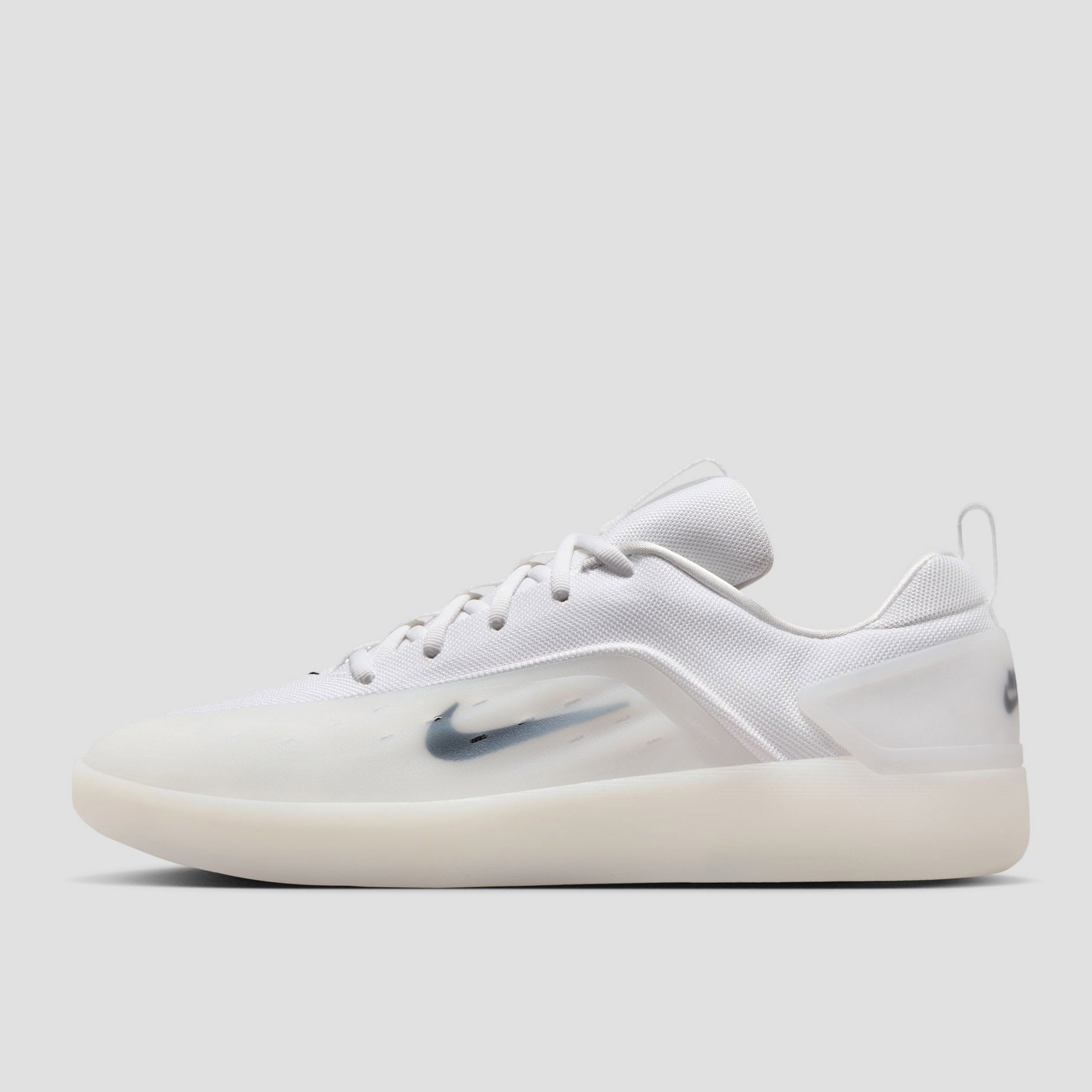 Nike SB Zoom Nyjah 4 Skate Shoes White / Black / White / Black