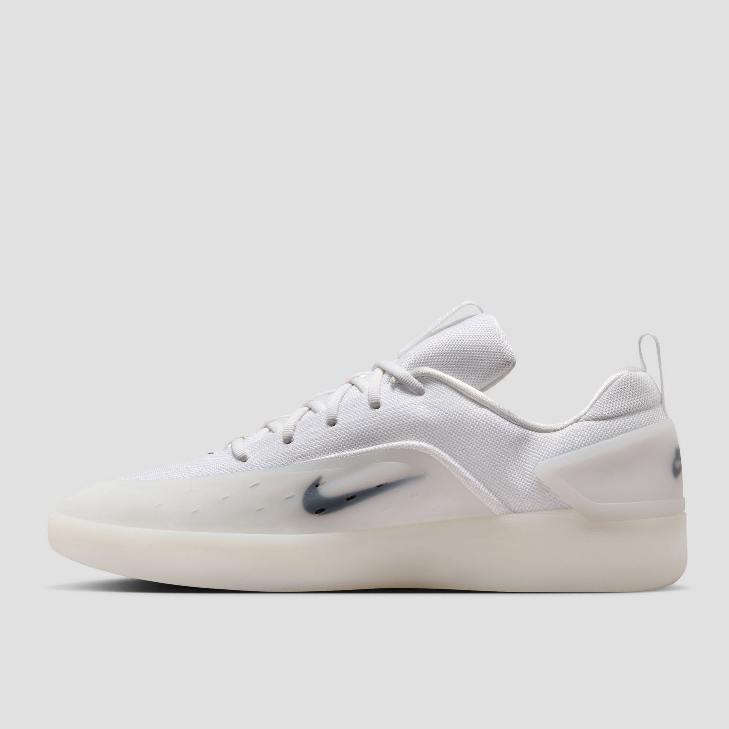 Nike SB Zoom Nyjah 4 Skate Shoes White / Black / White / Black