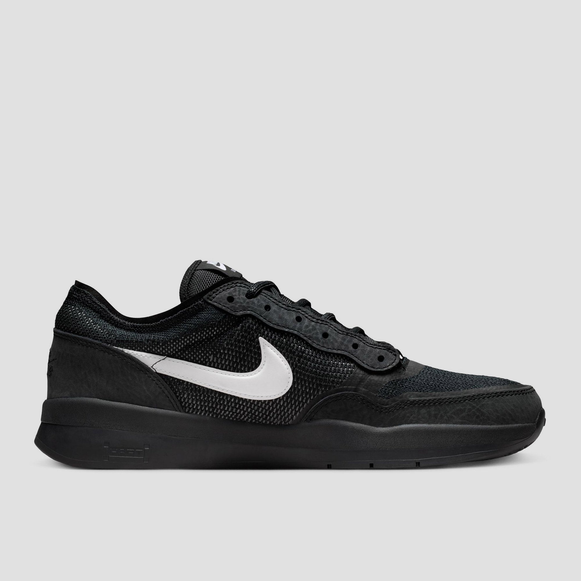 Nike SB PS8 Skate Shoes Black / White / Black