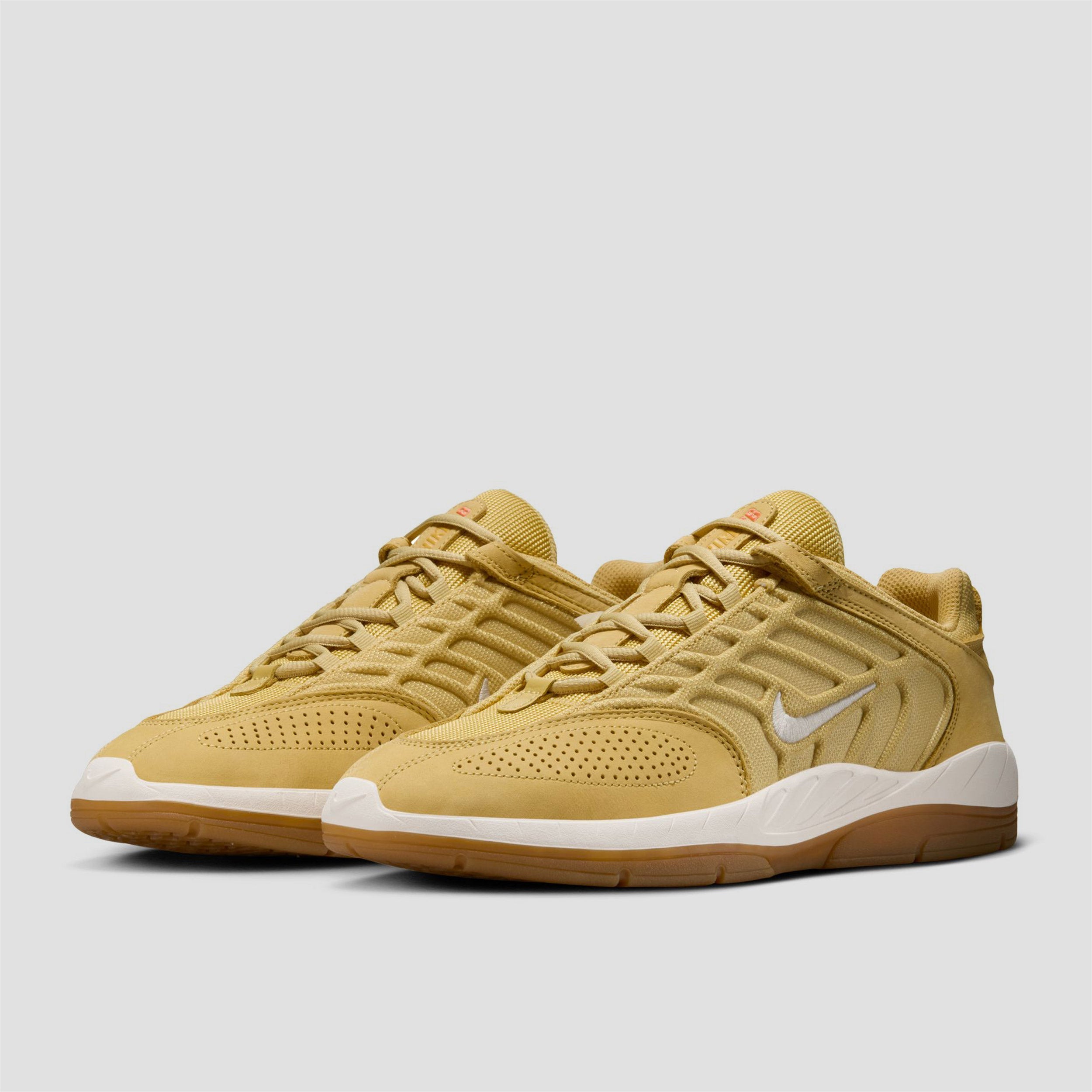 Nike SB Vertebrae Skate Shoes Saturn Gold / Sail / Saturn Gold / Solar Flare