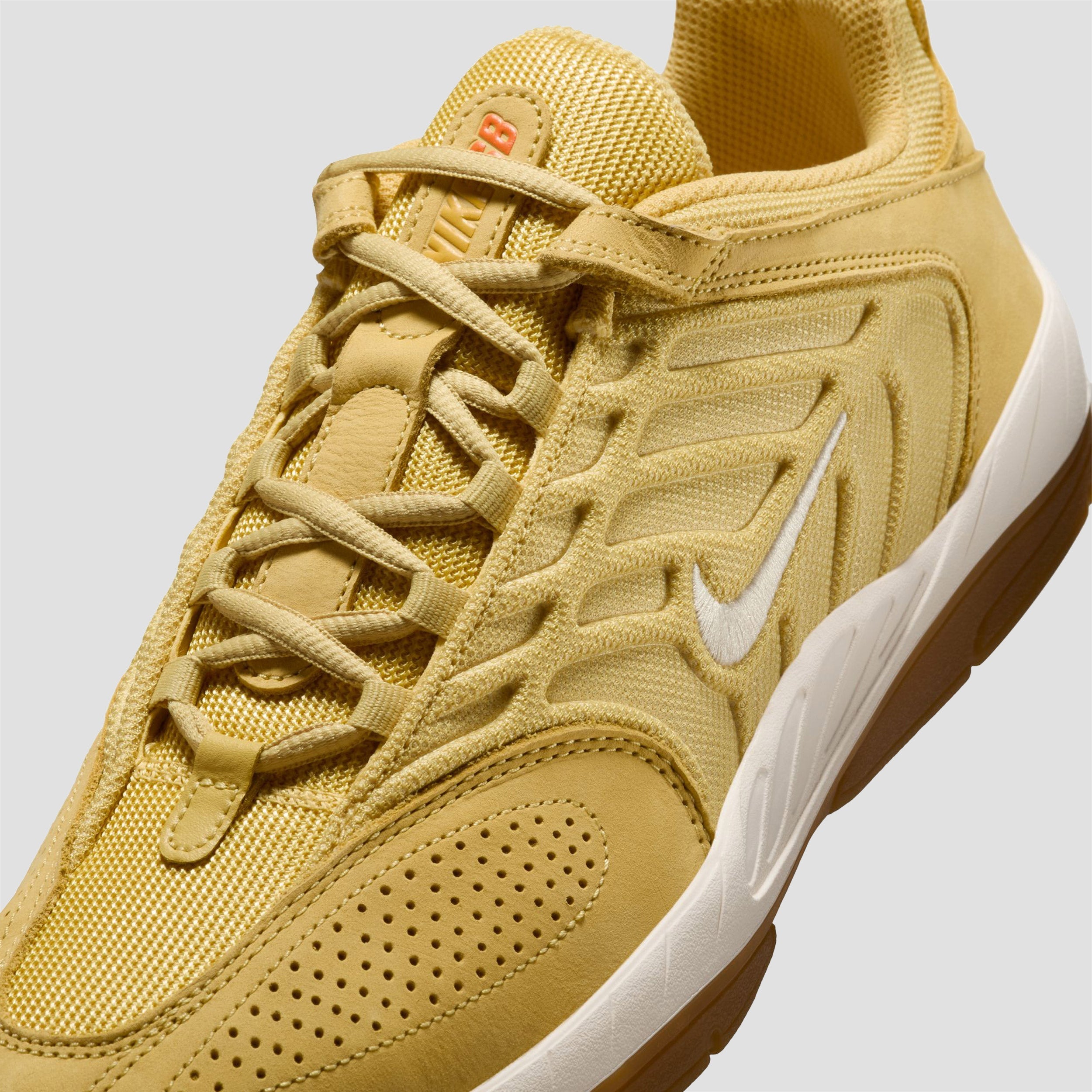 Nike SB Vertebrae Skate Shoes Saturn Gold / Sail / Saturn Gold / Solar Flare