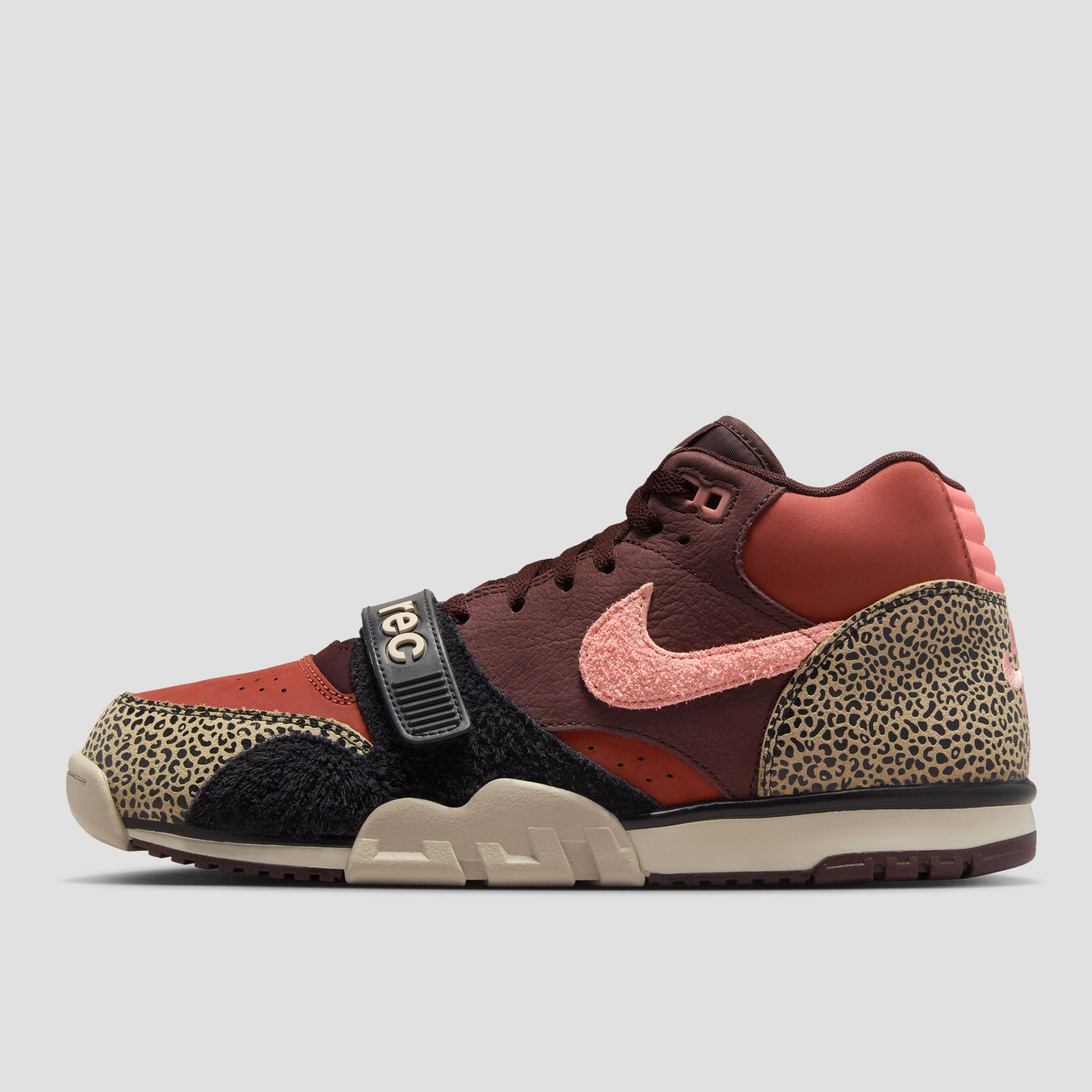 Nike SB Air Trainer 1 Skate Shoes Limestone / Pink Quartz / Earth / Dusty Pink