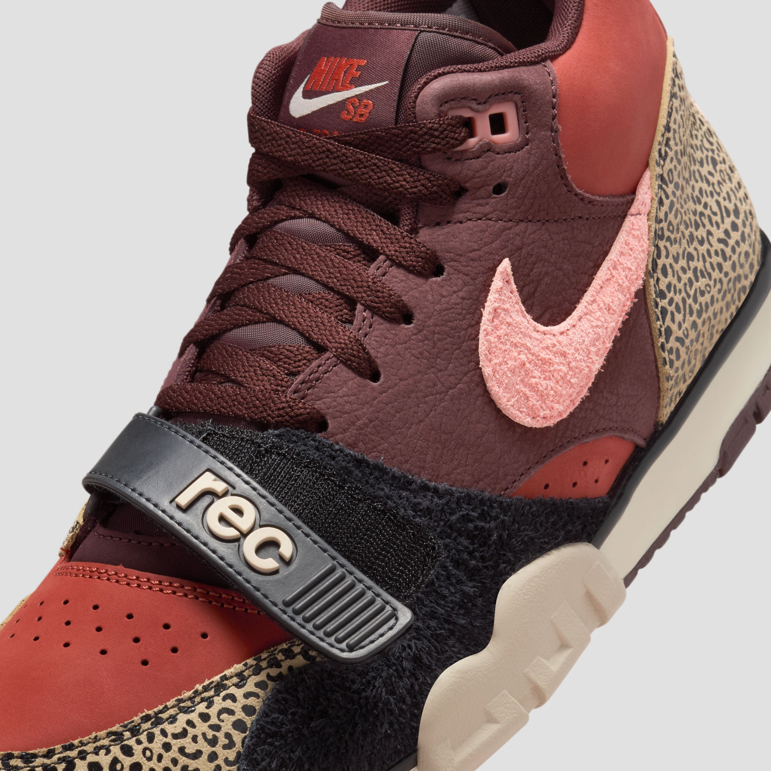 Nike SB Air Trainer 1 Skate Shoes Limestone / Pink Quartz / Earth / Dusty Pink