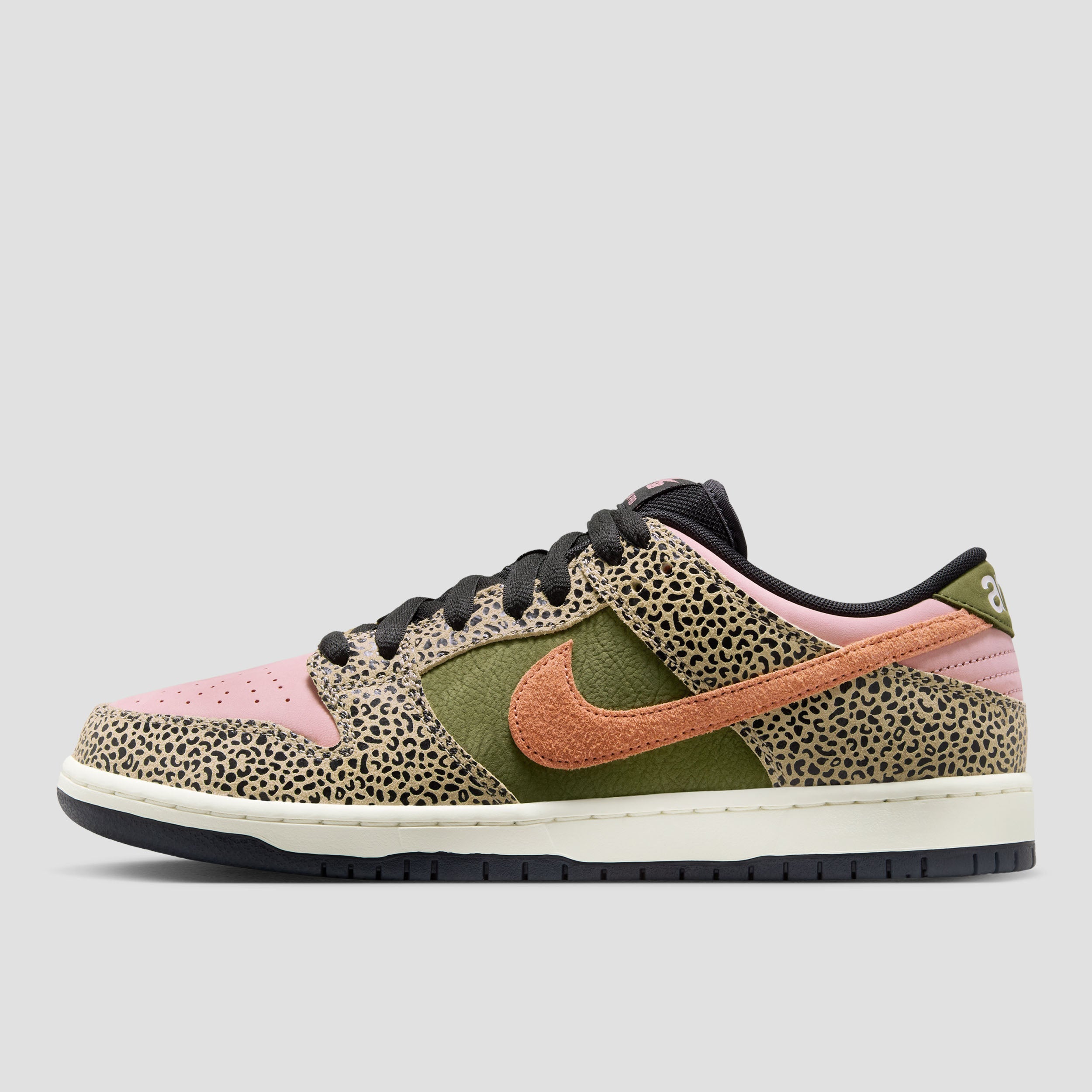 Nike SB Dunk Low Pro Skate Shoes Khaki / Amber Brown / Rough Green / Rust Pink