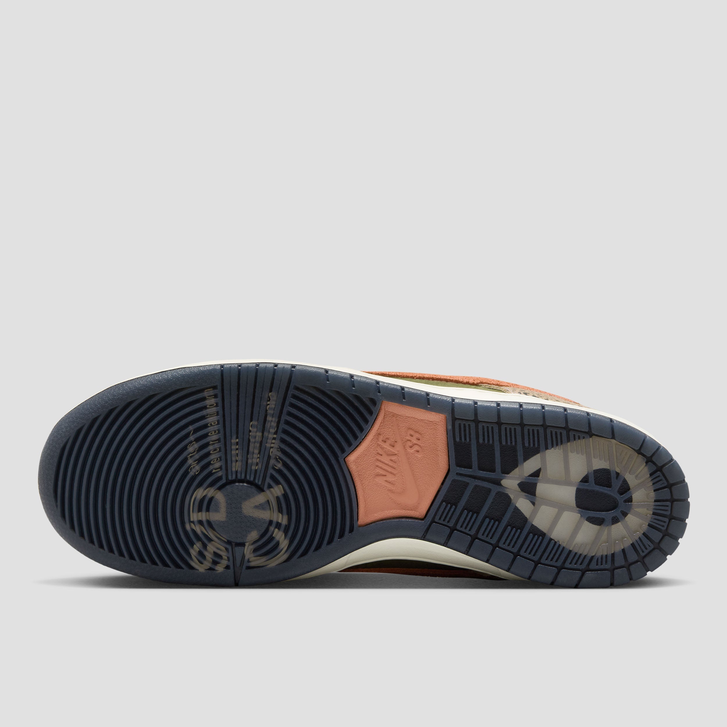 Nike SB Dunk Low Pro Skate Shoes Khaki / Amber Brown / Rough Green / Rust Pink