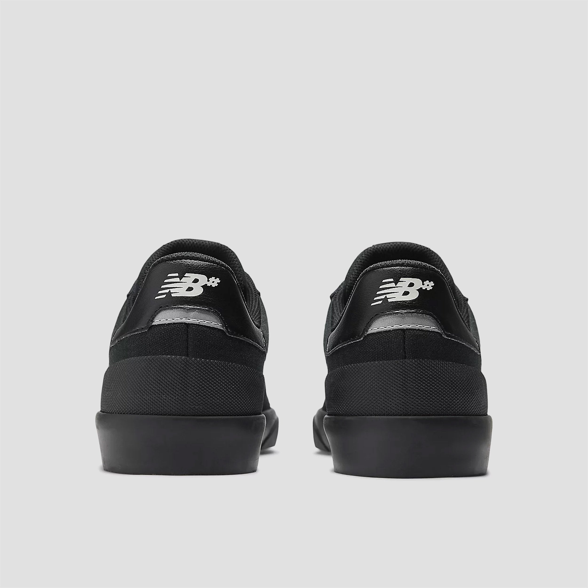 New Balance 272 Skate Shoes Black / White