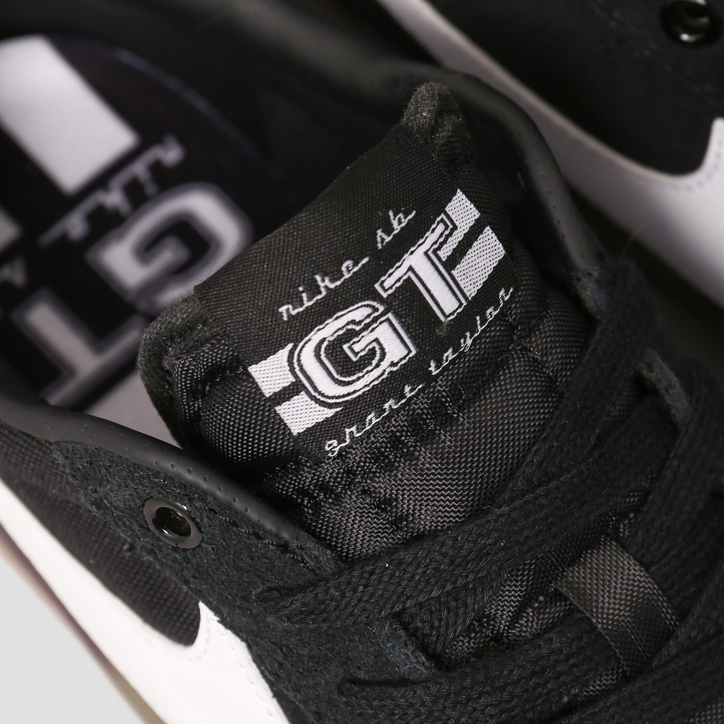 Nike SB Blazer Low Pro GT Shoes Black / White - Black - White