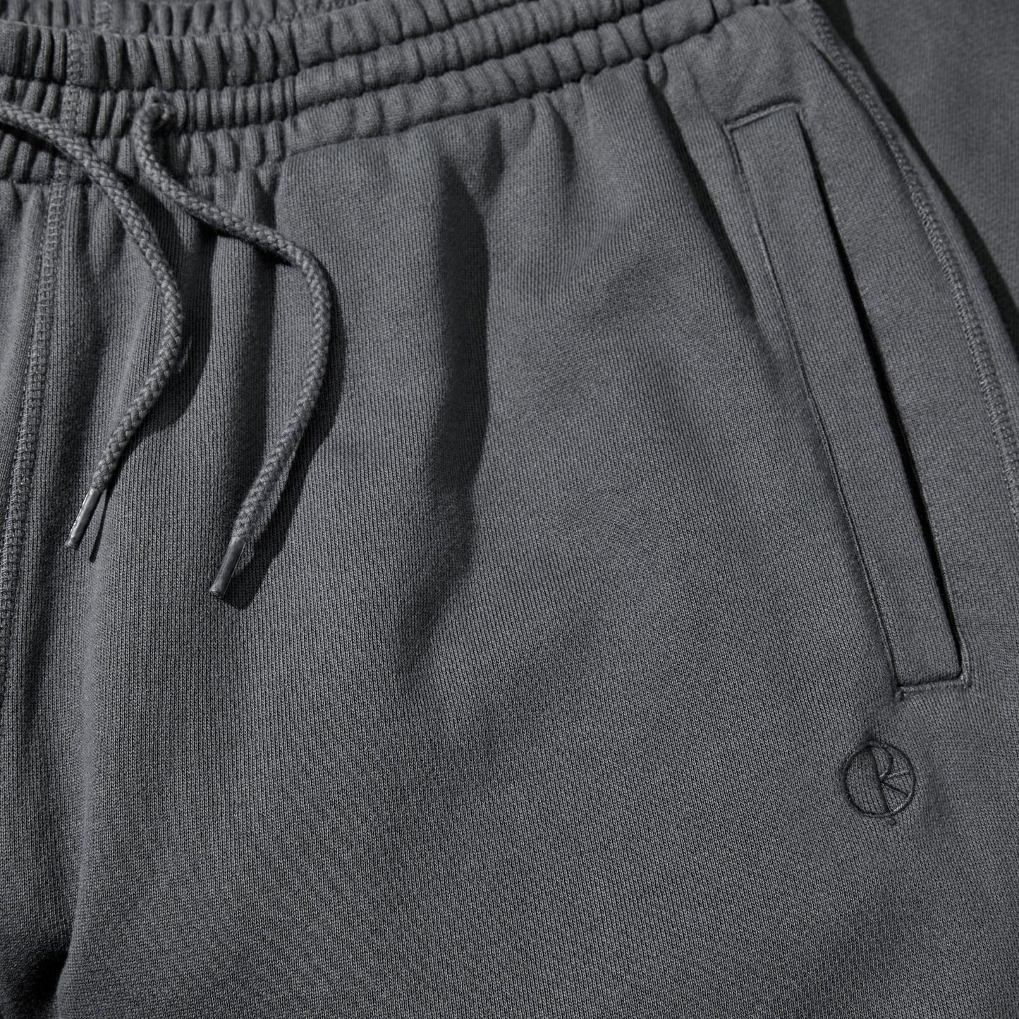 Polar Frank Sweatshorts Graphite