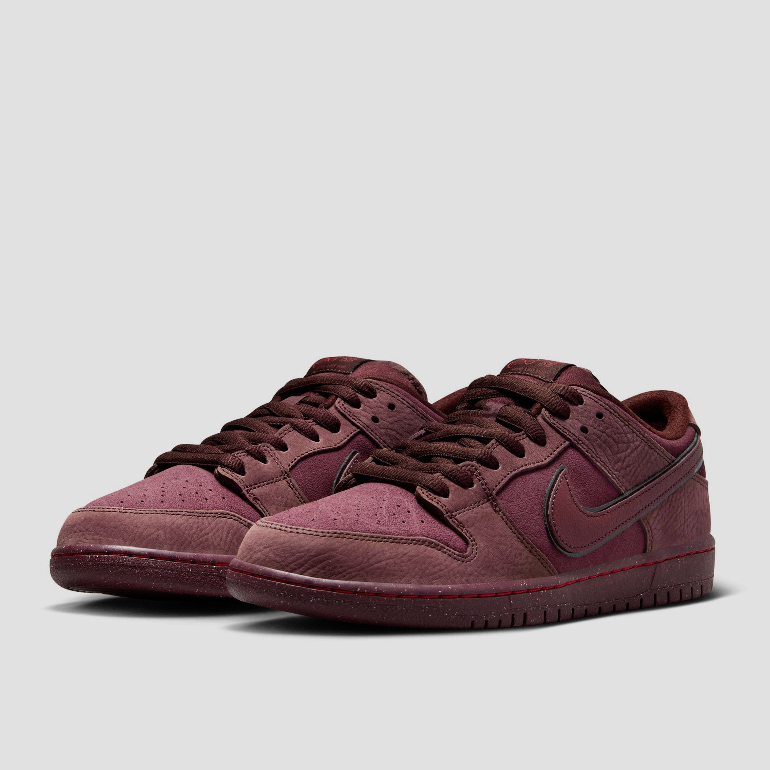 Nike SB Dunk Low Premium Skate Shoes Burgundy Crush / Dark Team Red - Earth