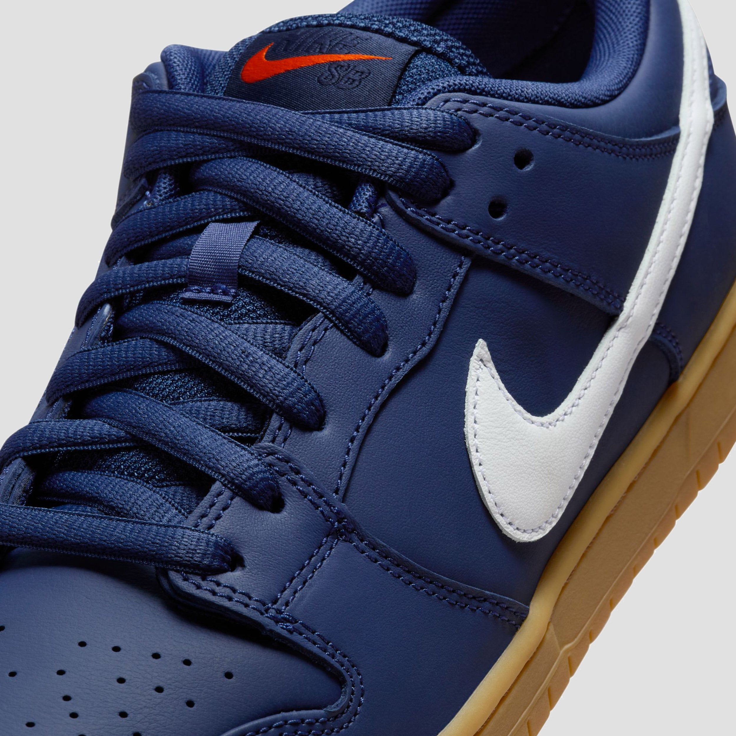 Nike SB Dunk Low Pro Skate Shoes Navy / White - Navy - Gum Light Brown