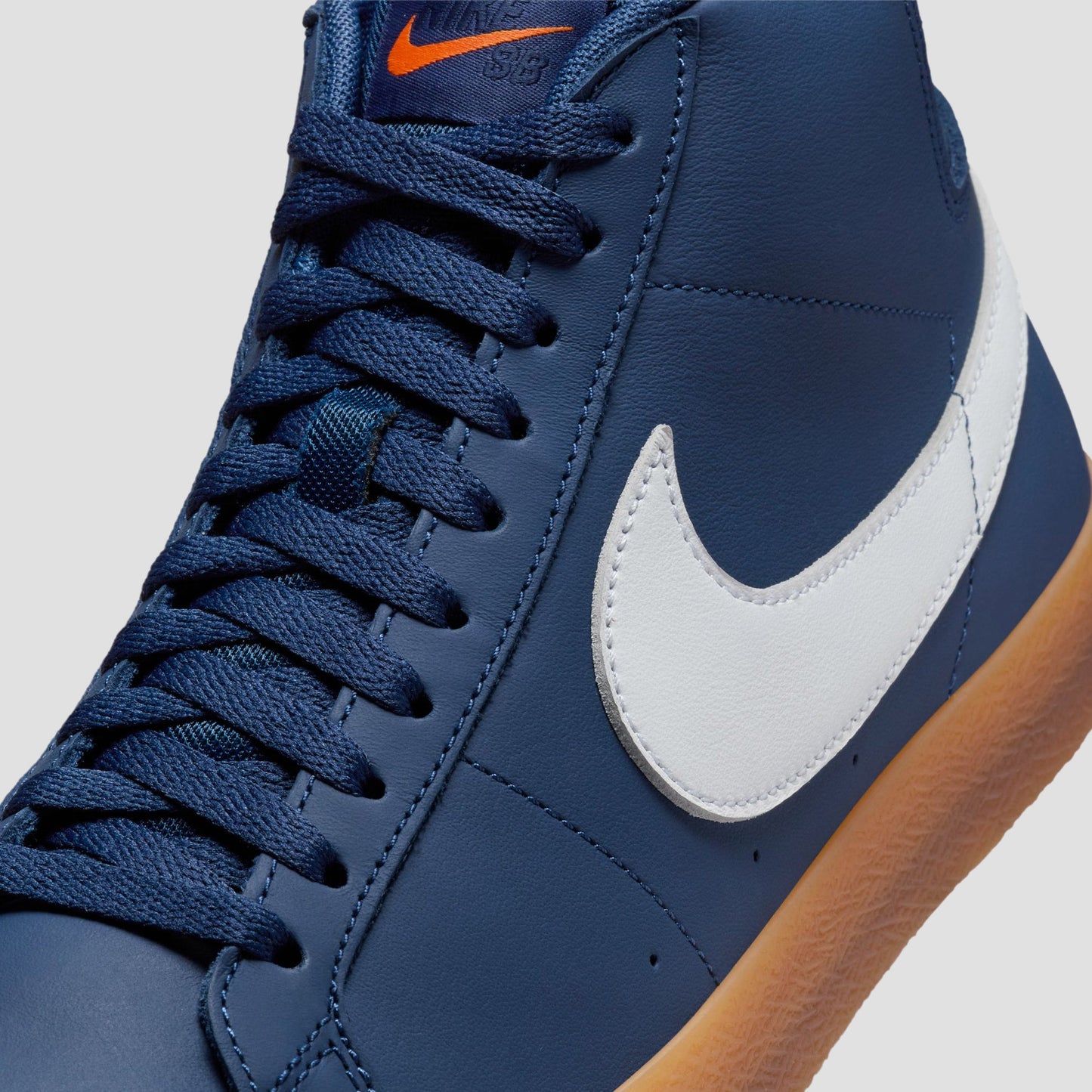 Nike SB Zoom Blazer Mid Skate Shoes Navy / White - Navy - Gum Light Brown