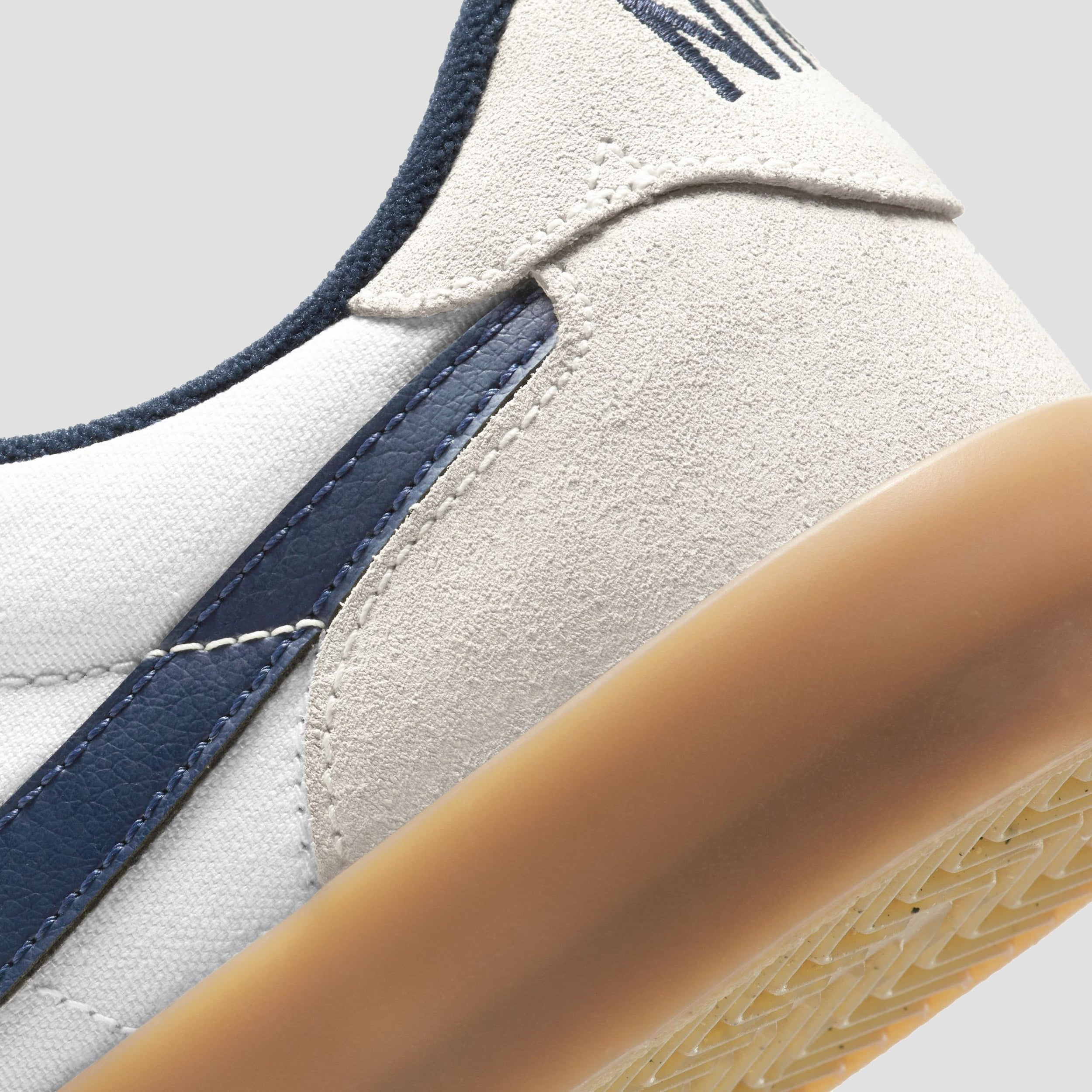 Nike SB Heritage Vulc Shoes Summit White / Navy - White - Gum Light Brown