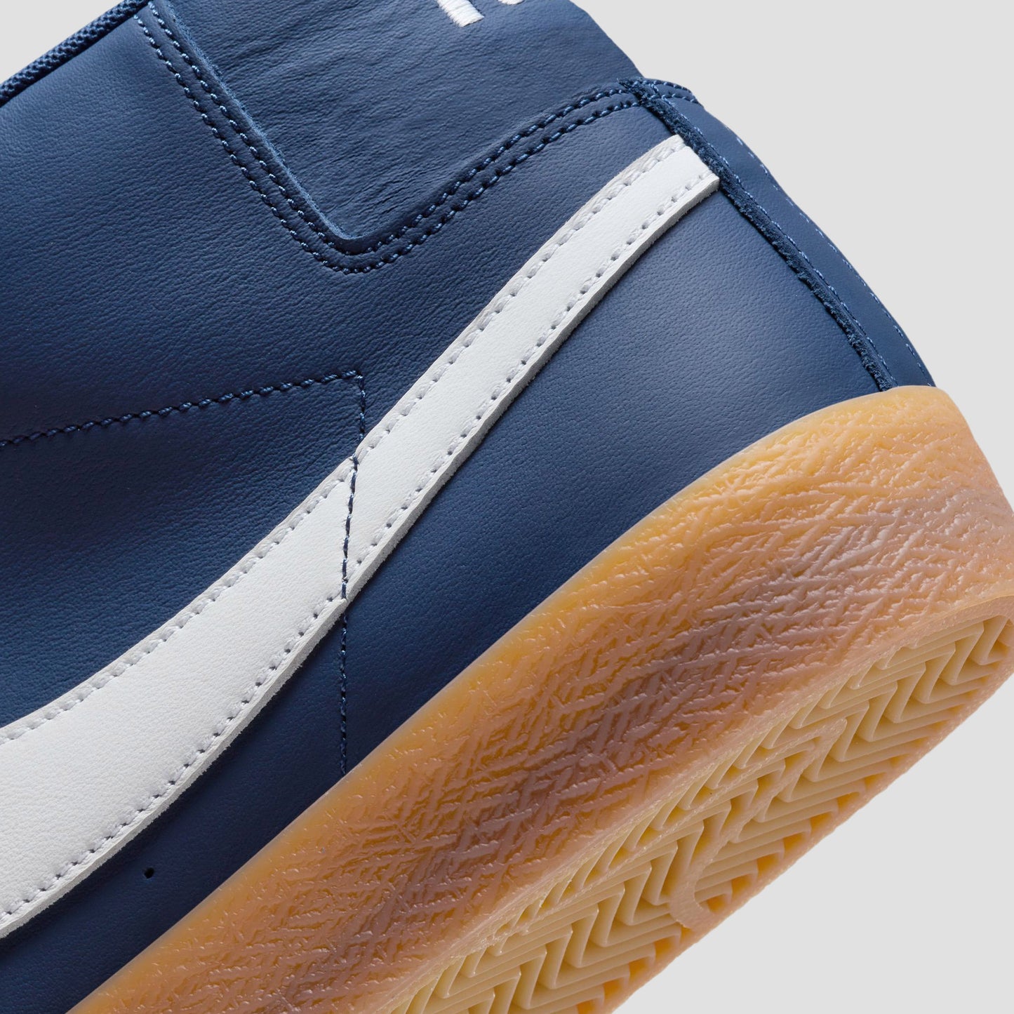 Nike SB Zoom Blazer Mid Skate Shoes Navy / White - Navy - Gum Light Brown