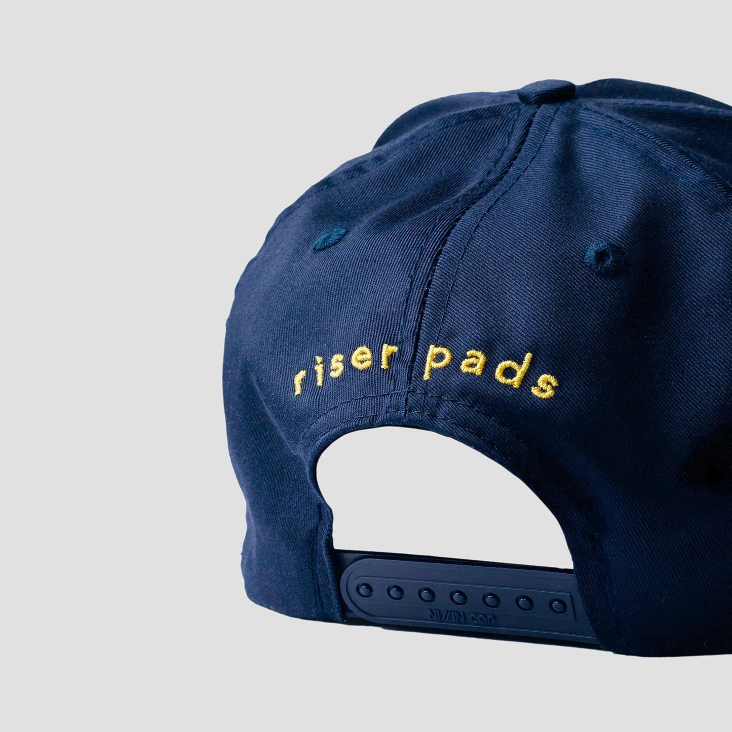 2 Riser Pads Dragon Cap Navy