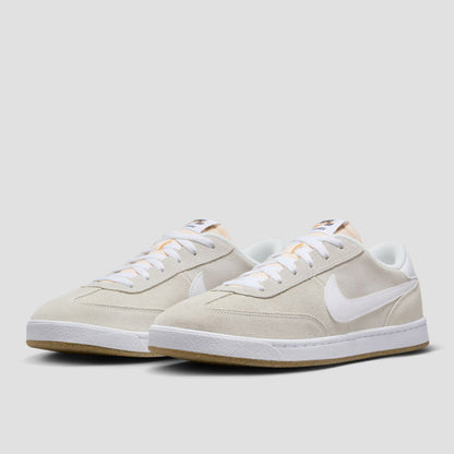 Nike SB FC Classic Shoes Summit White / Summit White - White