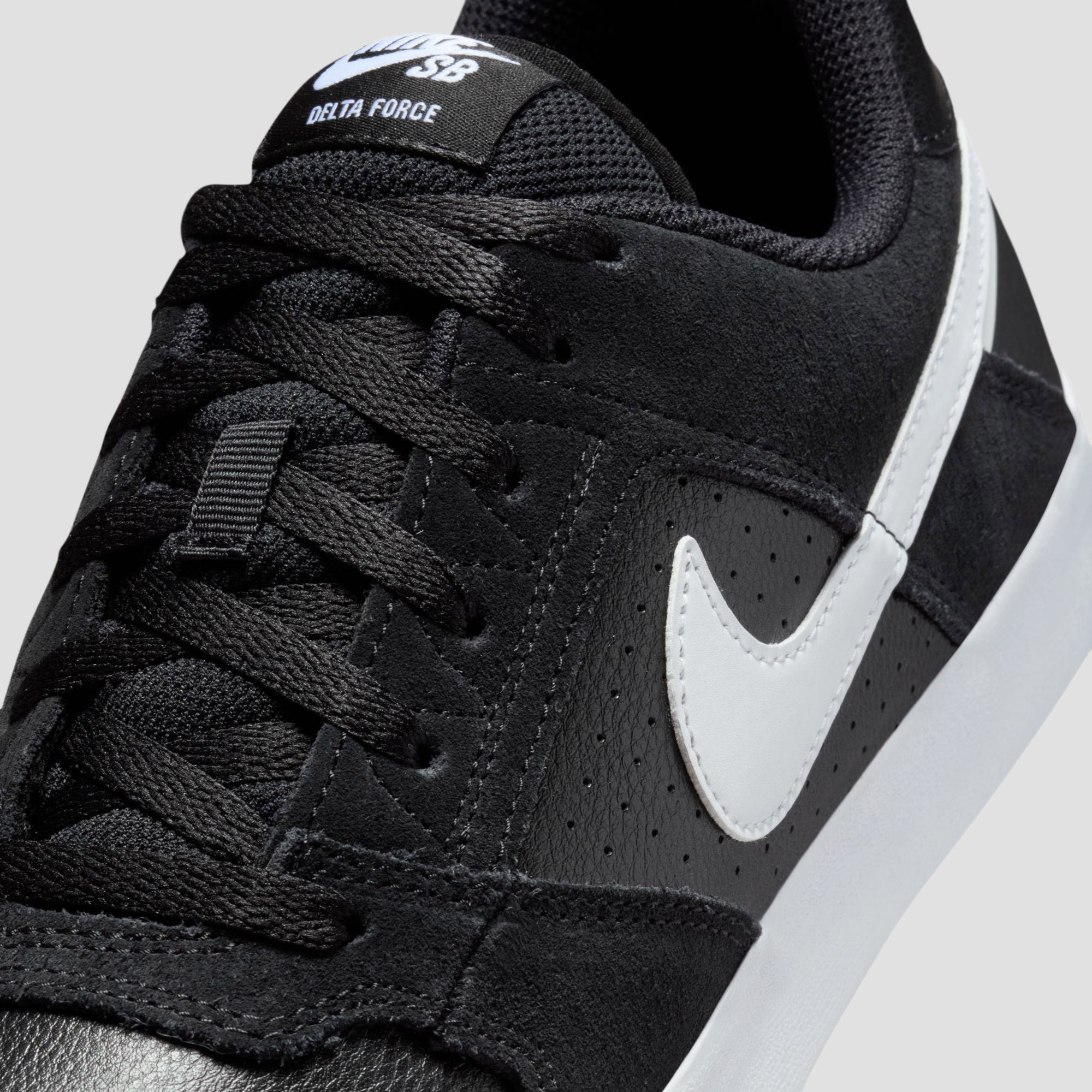 Nike SB Delta Force Vulc Skate Shoes Black / White / Anthracite White