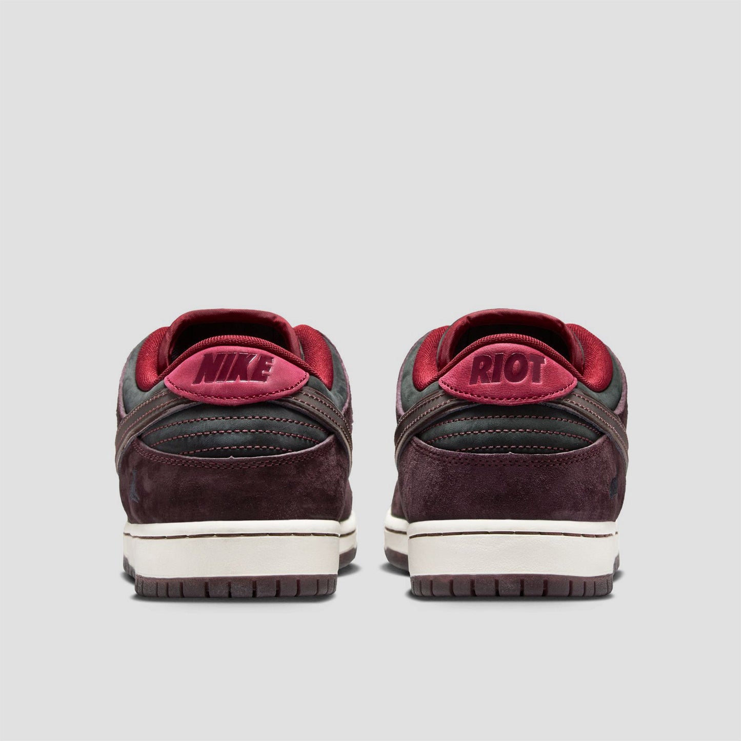 Nike SB Dunk Low Pro X Riot Skateshop Skate Shoes Mahogany / Dark Beetroot / Team Red / Sail