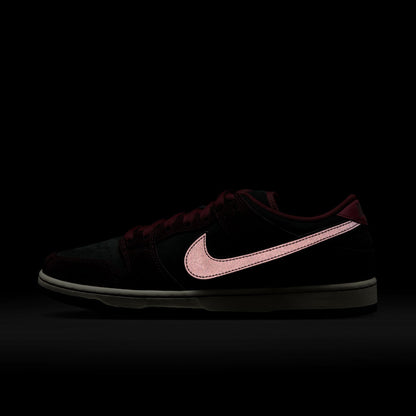 Nike SB Dunk Low Pro X Riot Skateshop Skate Shoes Mahogany / Dark Beetroot / Team Red / Sail