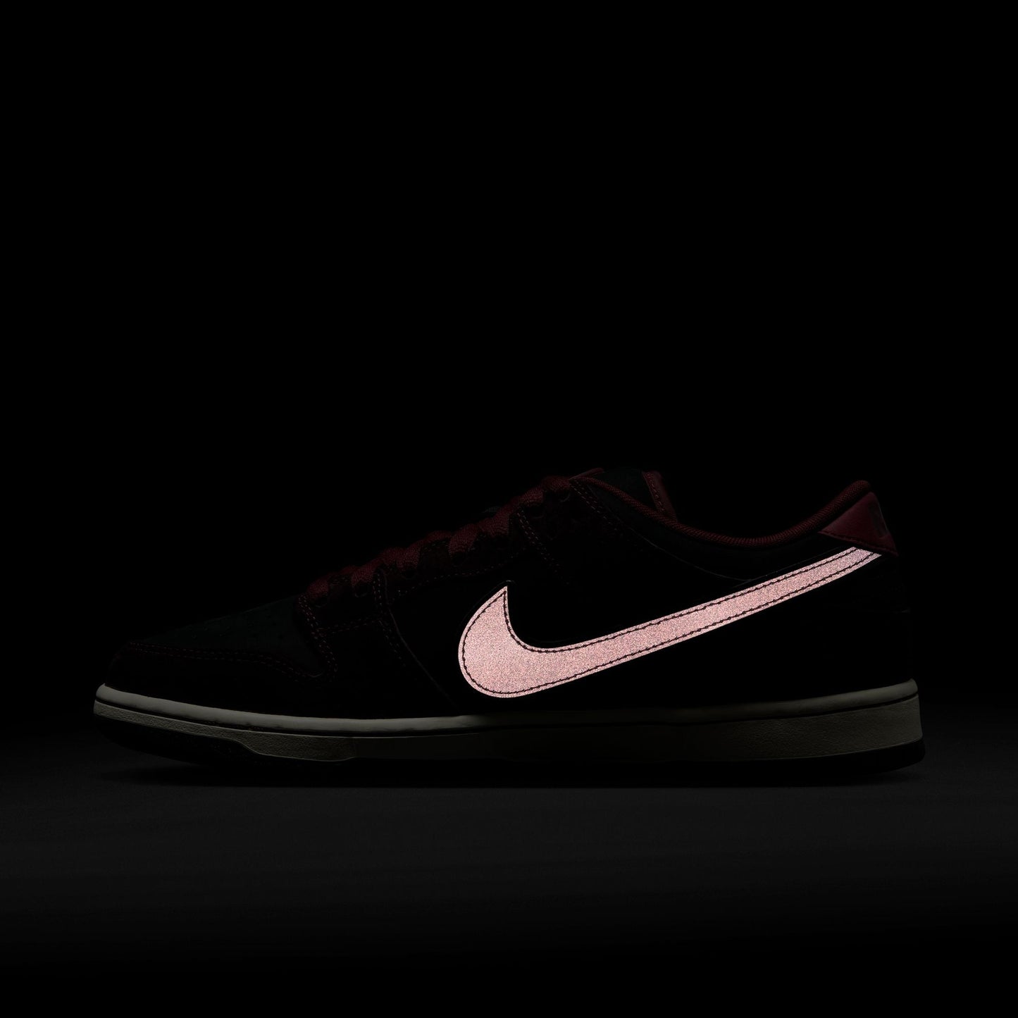 Nike SB Dunk Low Pro X Riot Skateshop Skate Shoes Mahogany / Dark Beetroot / Team Red / Sail