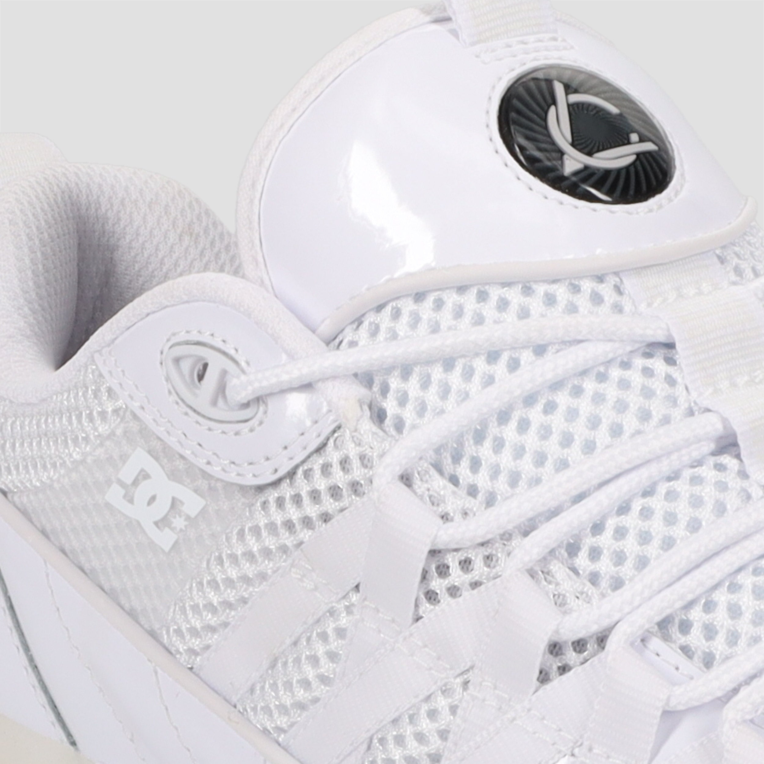 DC Lucien Skate Shoes White / White