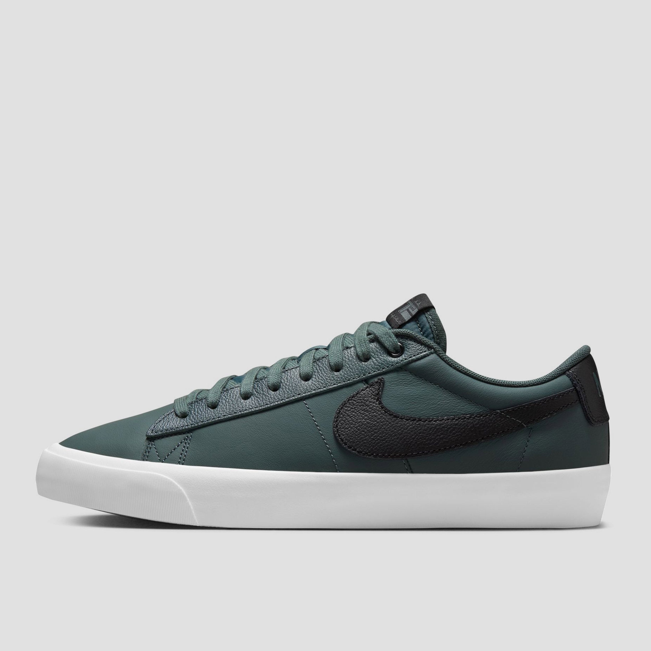 Nike SB Blazer Low Pro GT Skate Shoes Vintage Green / Black - Vintage Green