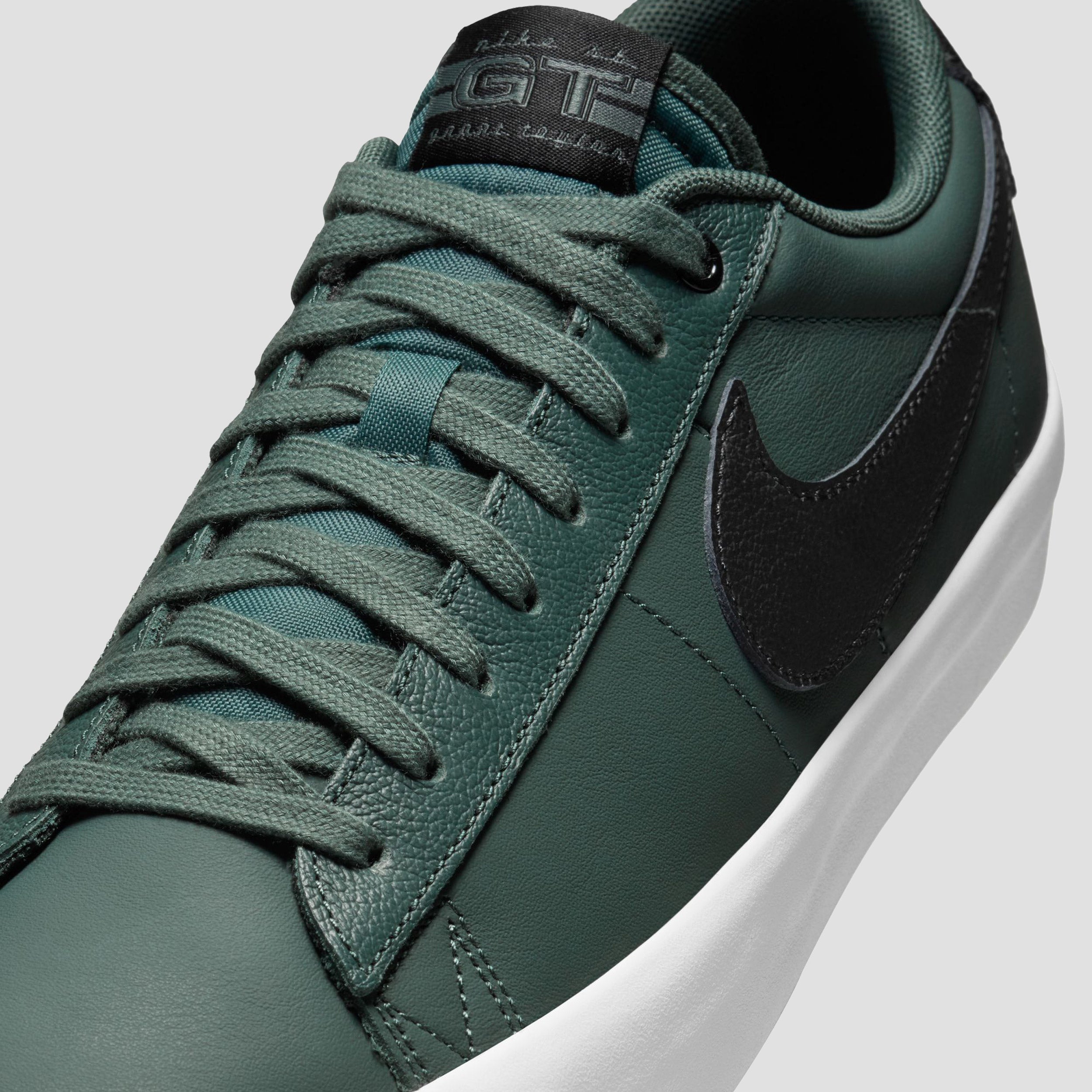 Nike SB Blazer Low Pro GT Skate Shoes Vintage Green / Black - Vintage Green