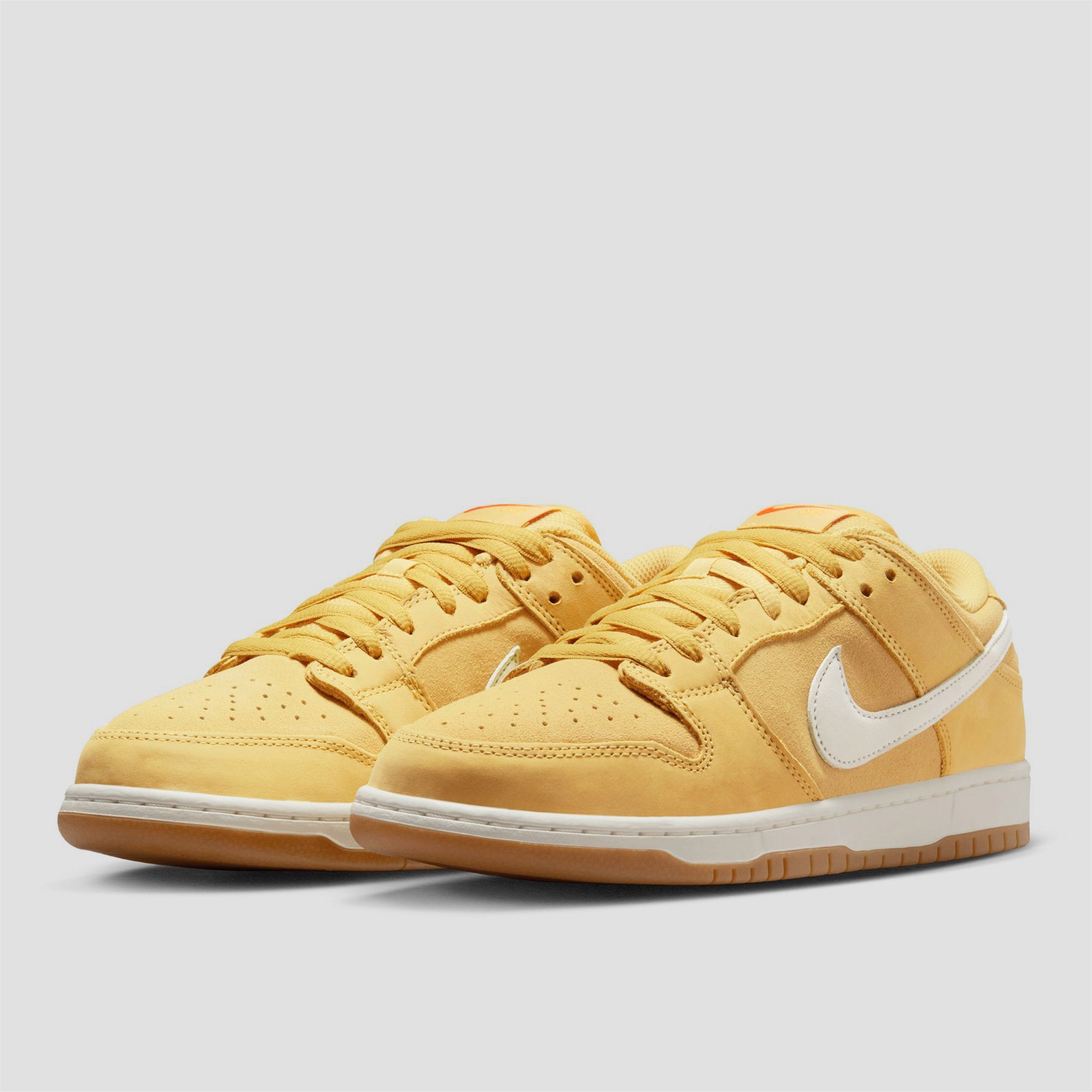Nike SB Dunk Low Pro Skate Shoes Saturn Gold / Sail / Saturn Gold / Solar Flare