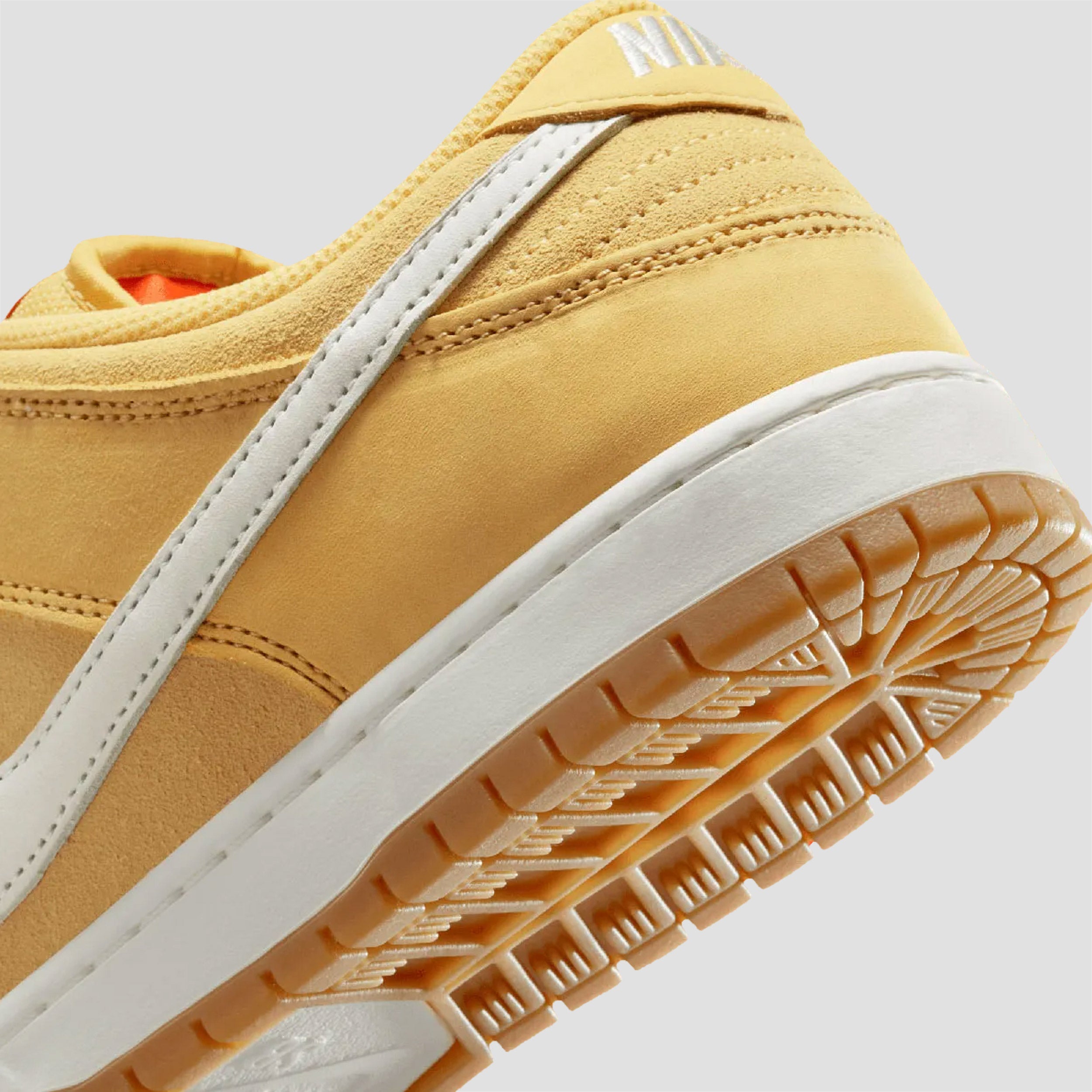Nike SB Dunk Low Pro Skate Shoes Saturn Gold / Sail / Saturn Gold / Solar Flare