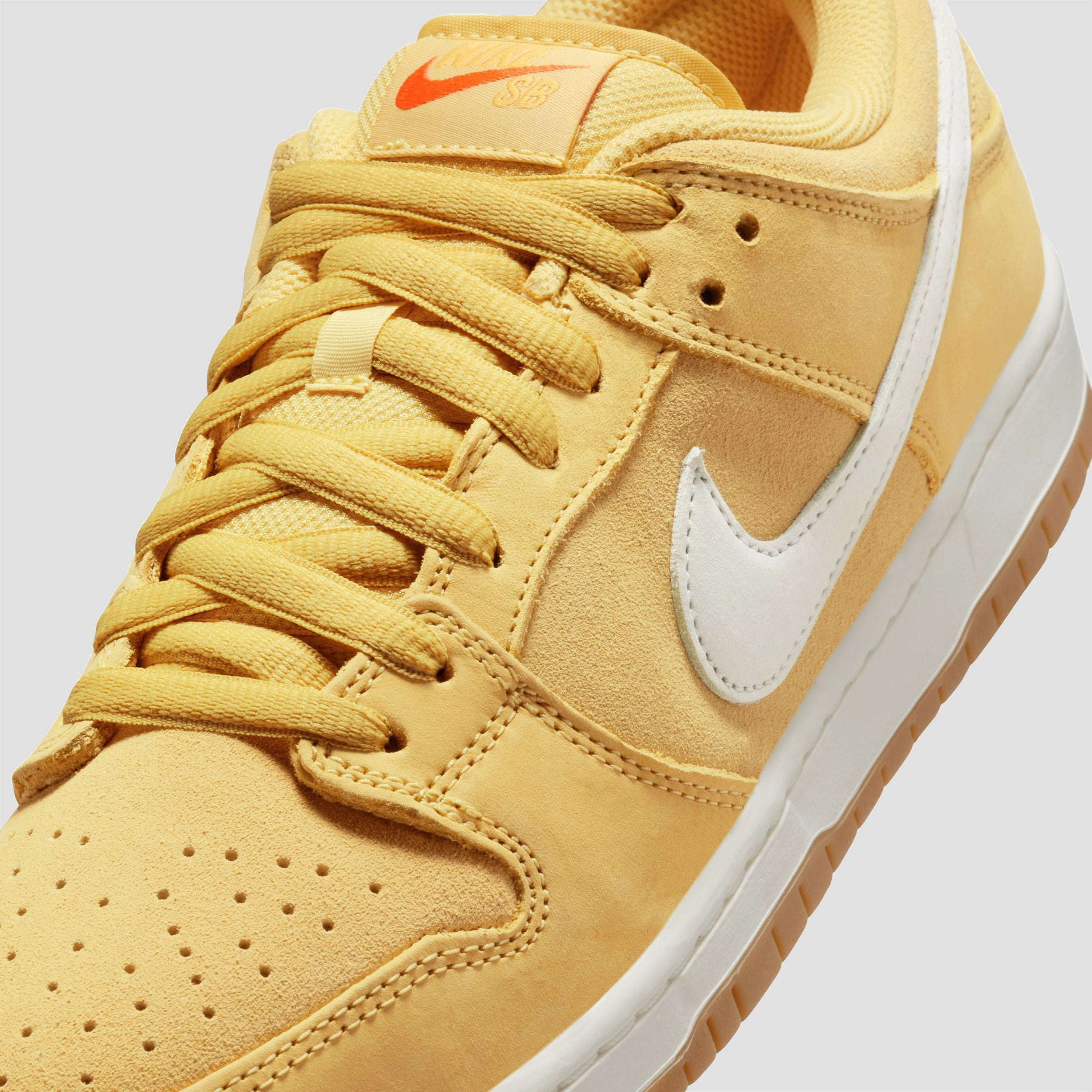 Nike SB Dunk Low Pro Skate Shoes Saturn Gold / Sail / Saturn Gold / Solar Flare