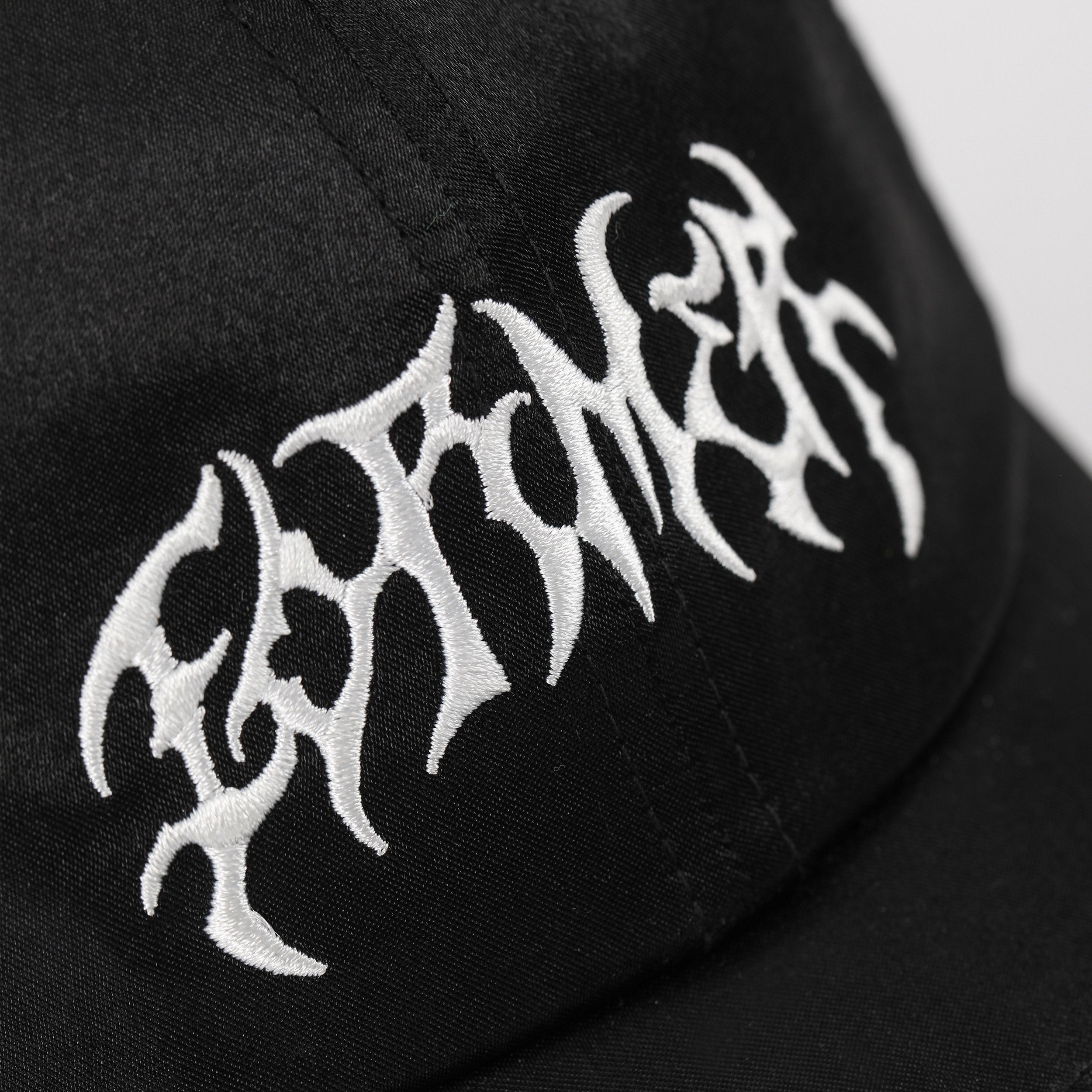 Former Puncture Satin Cap Black
