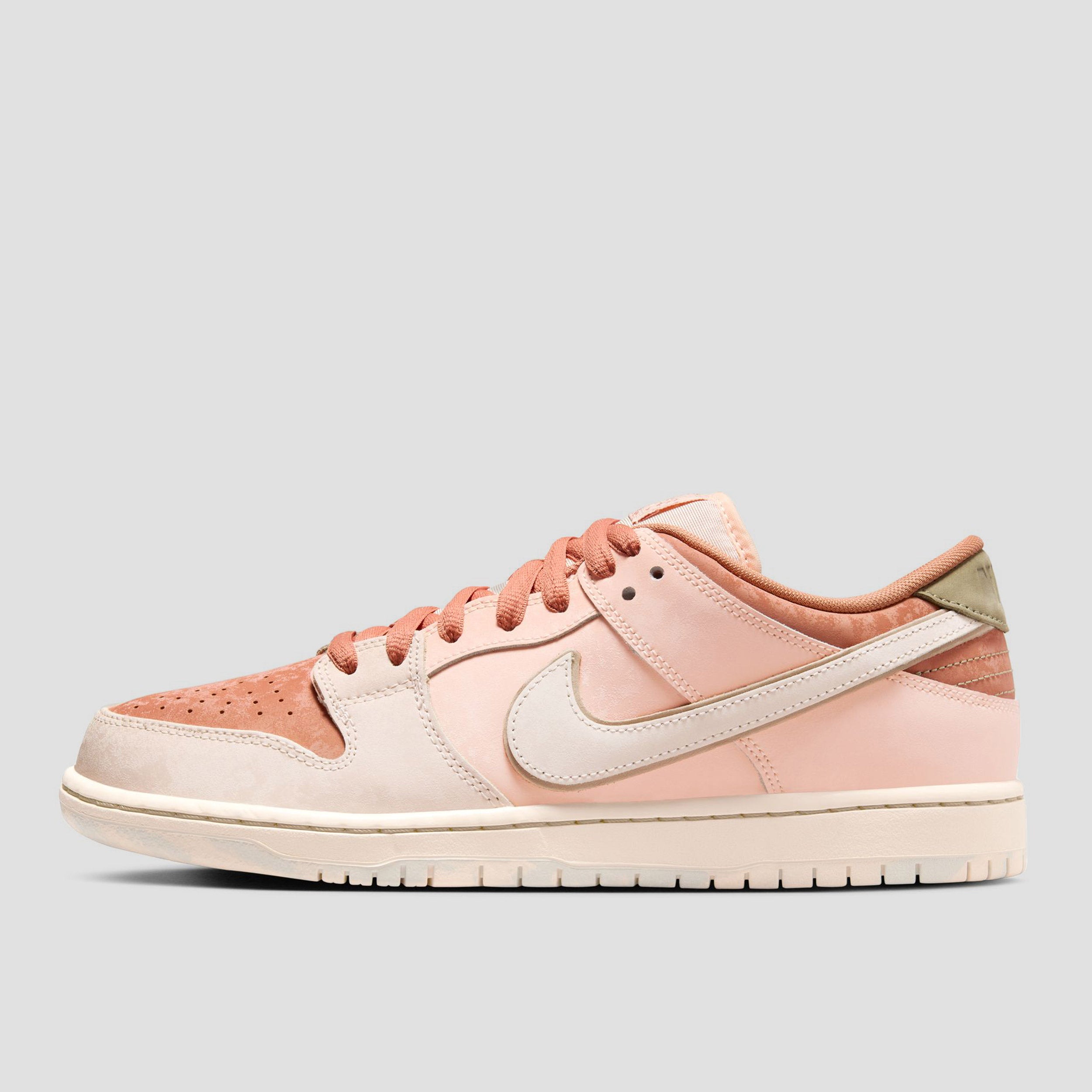 Nike SB Dunk Low Pro Premium Skate Shoes Amber Brown / Guava Ice - Crimson Tint - Hemp
