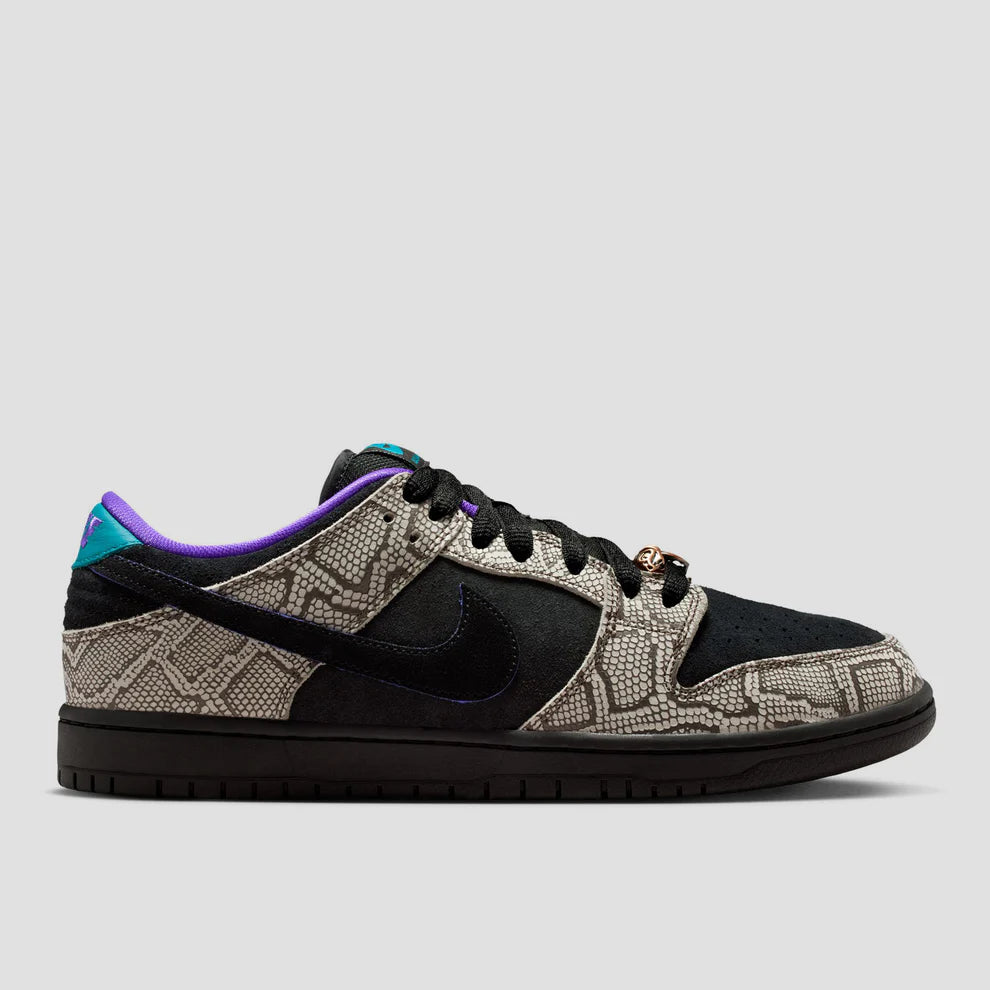 Nike SB Dunk Low Pro Skate Shoes String / Black / Bright Spruce / Fierce Purple
