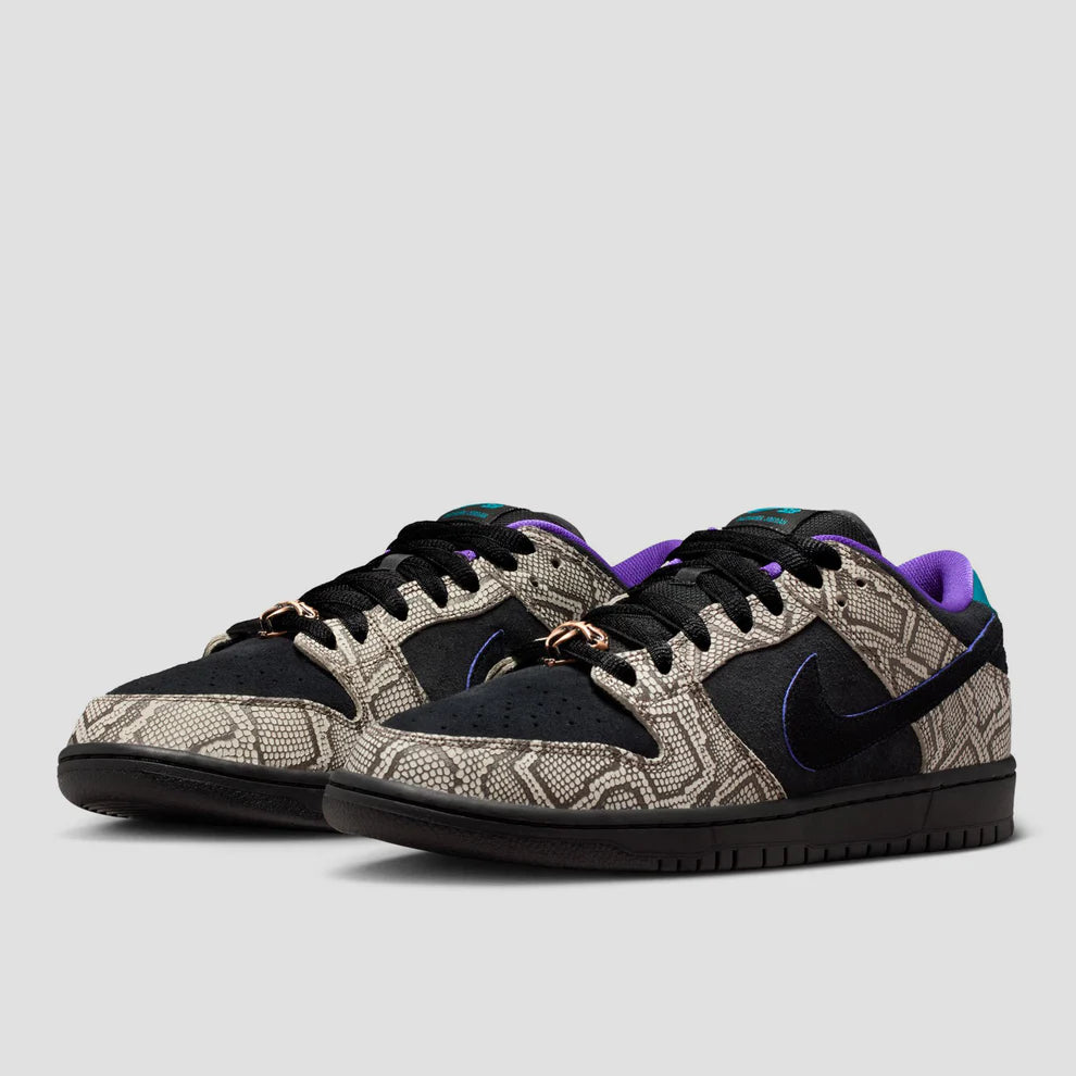 Nike SB Dunk Low Pro Skate Shoes String / Black / Bright Spruce / Fierce Purple
