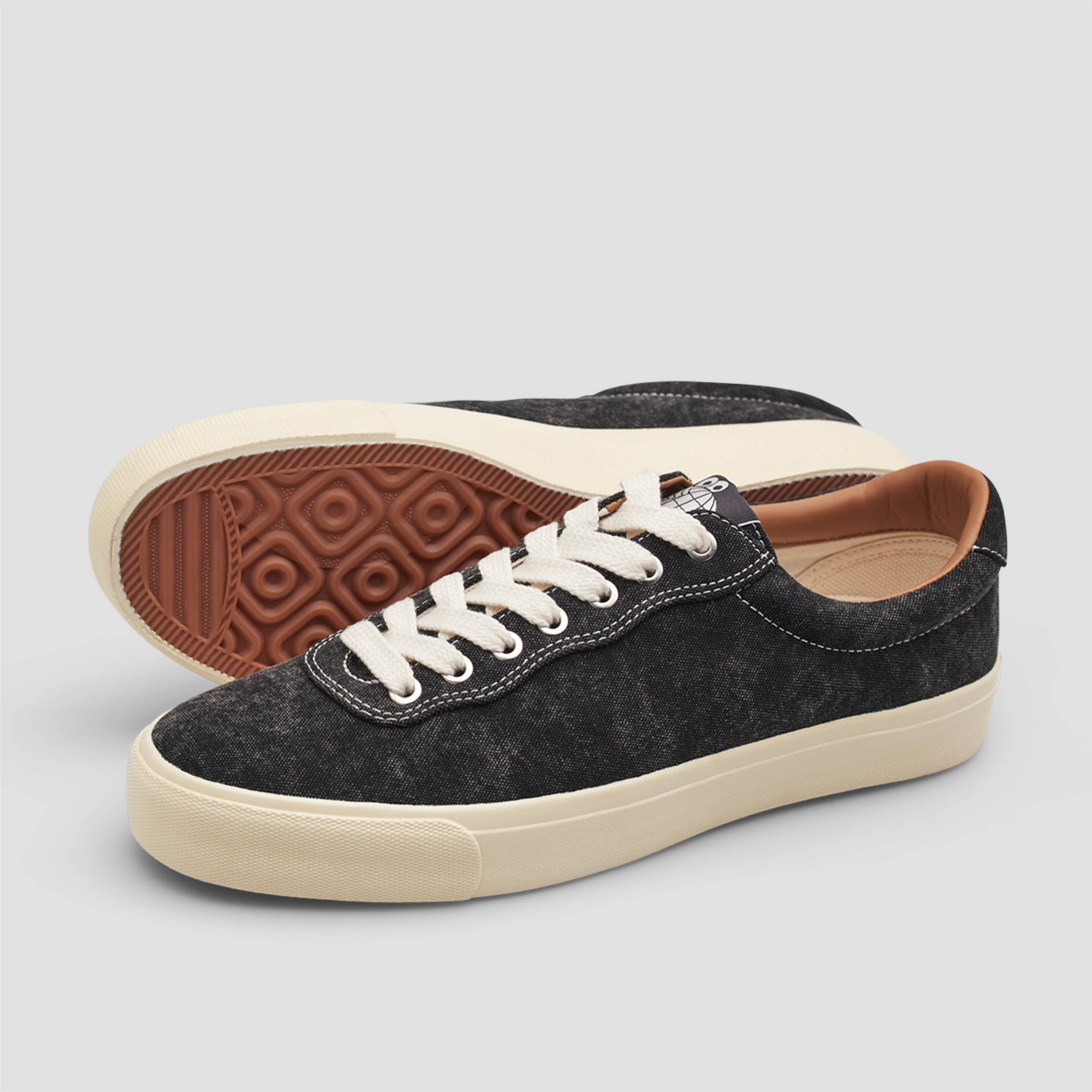Last Resort AB VM001 Skate Shoes Lo Canvas Washed Black / White