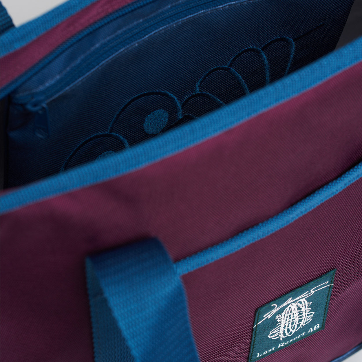 Last Resort AB x Julian Smith Cooler Bag Plum / Dirty Blue