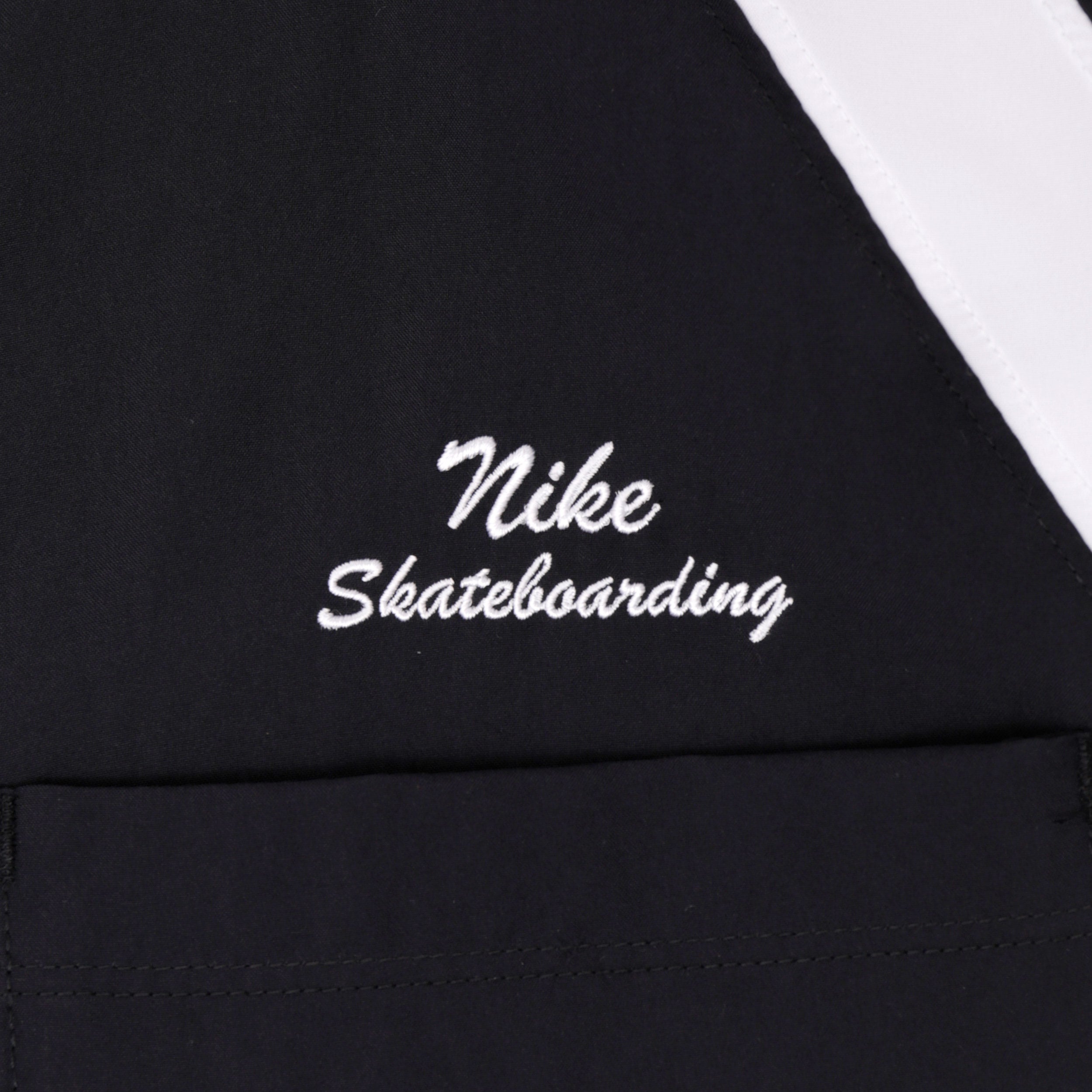 Nike SB Dri-Fit Bowler Woven Shortsleeve Shirt Black / White / White