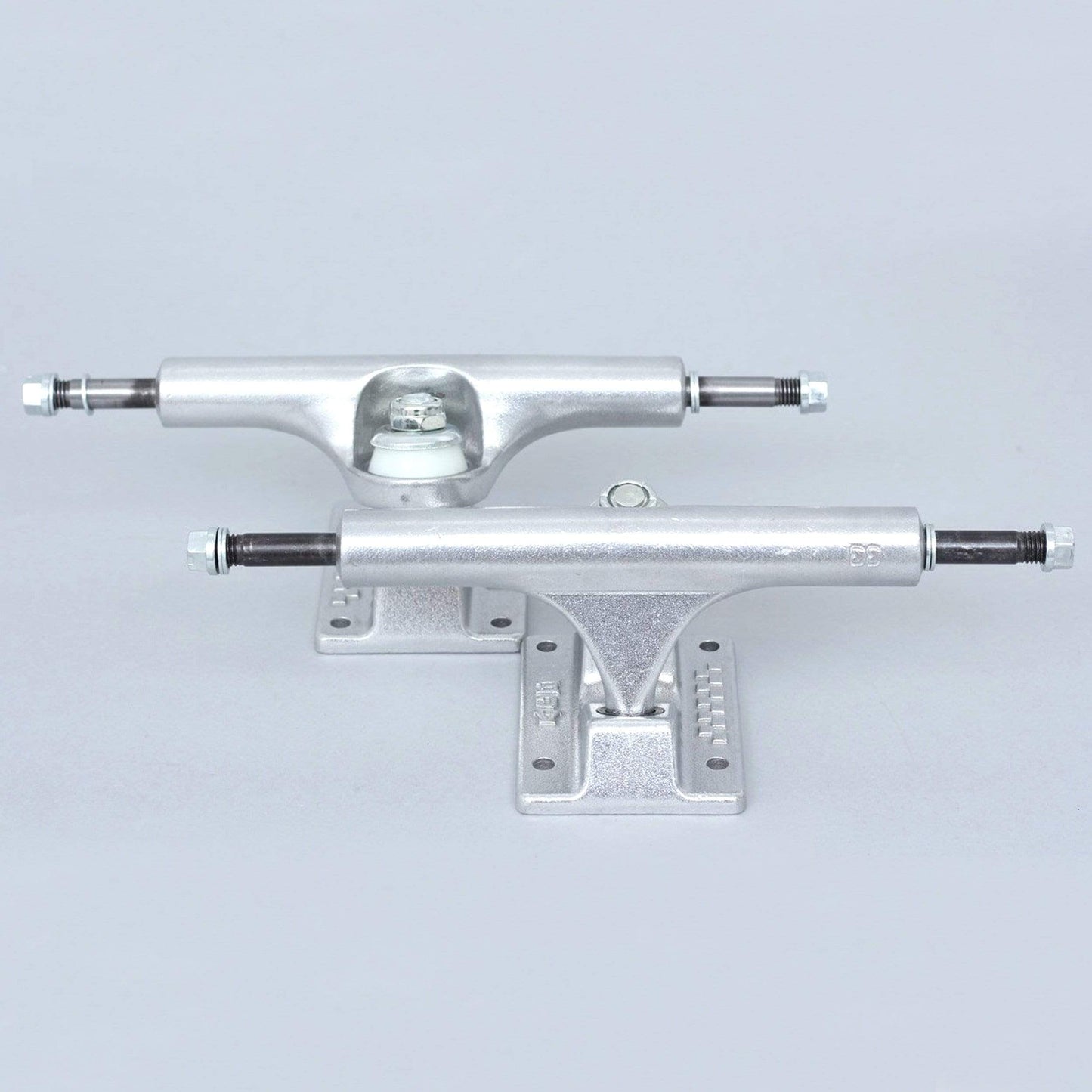 ACE 33 Classic Skateboard Trucks Raw (Pair)