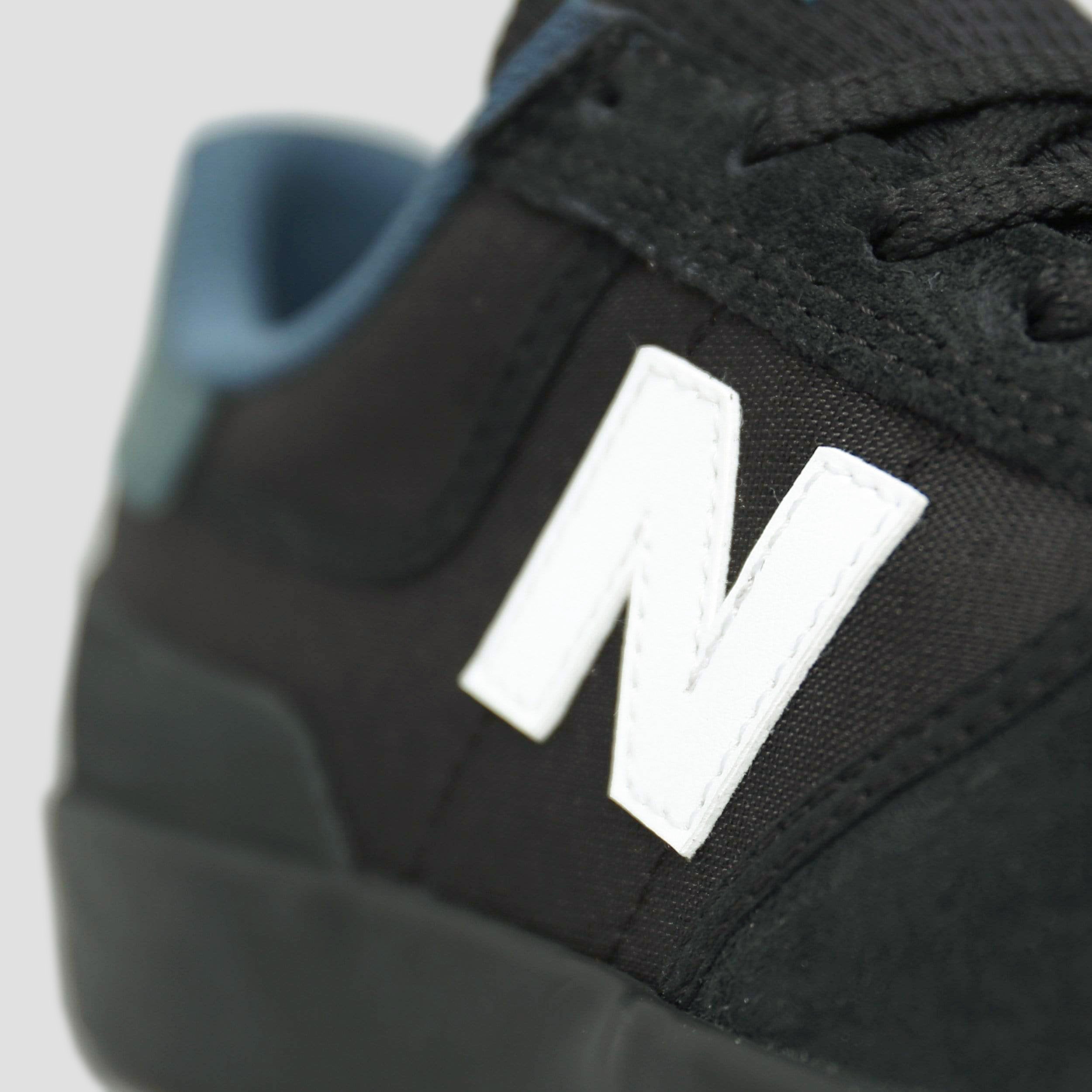 New Balance 272 Shoes Black / Teal / White
