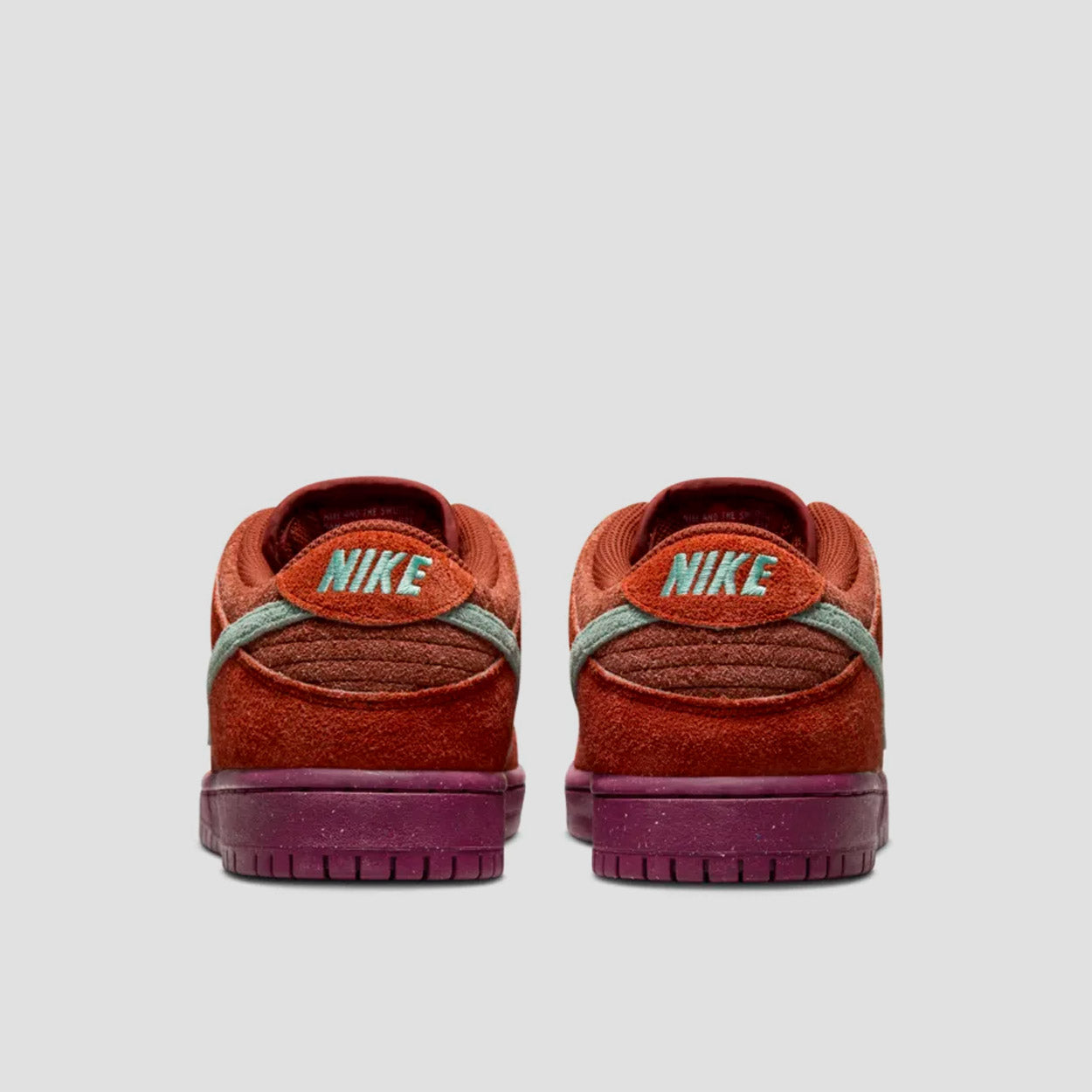 Nike SB Dunk Low Premium Skate Mystic Red / Emerald Rise-Rugged Orange