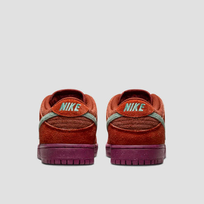 Nike SB Dunk Low Premium Skate Mystic Red / Emerald Rise-Rugged Orange