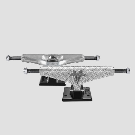 Venture 5.6 Shanahan Pro Skateboard Trucks Polished / Black